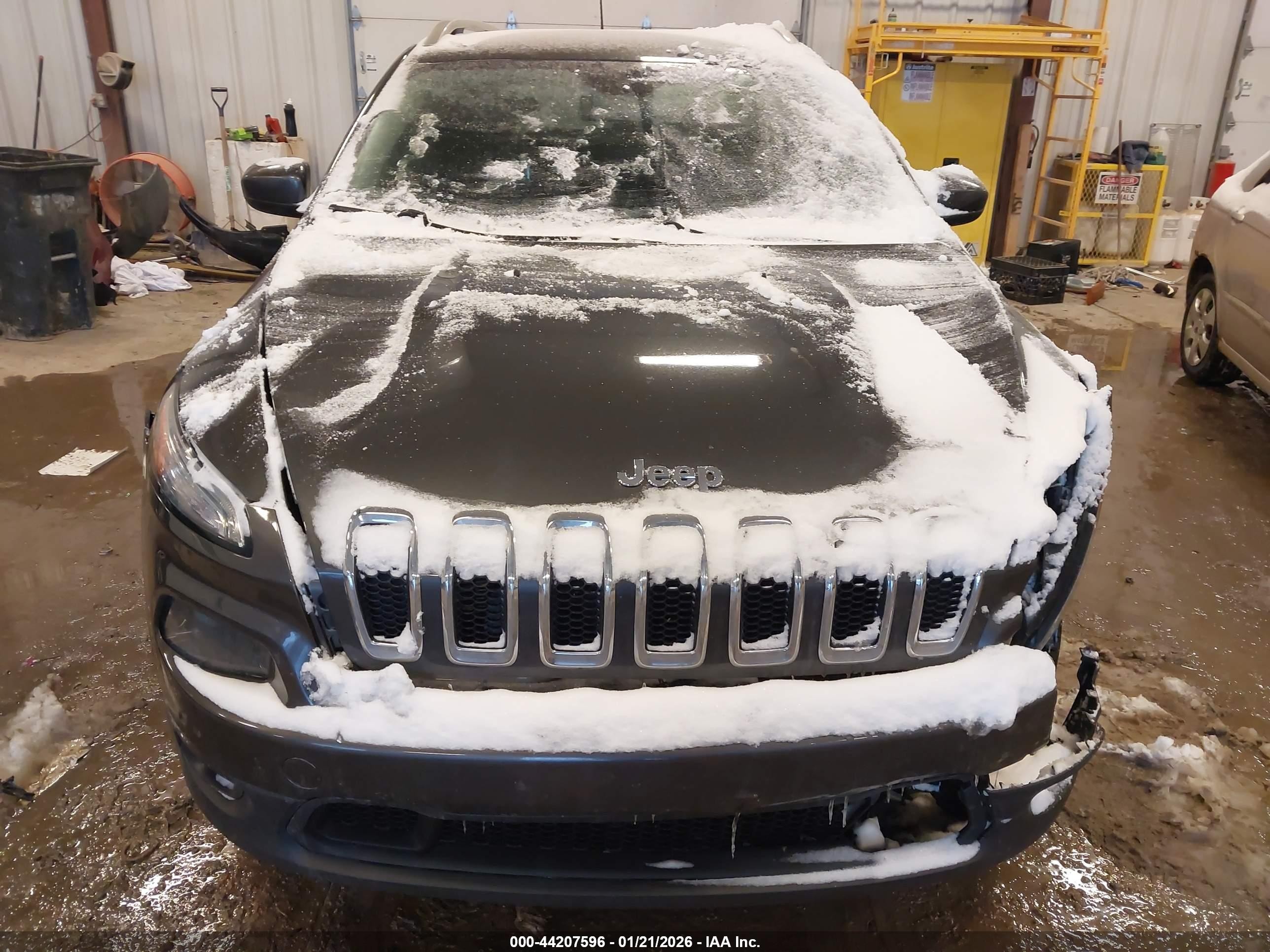 2015 Jeep Cherokee Latitude Gray vin: 1C4PJMCSXFW583067