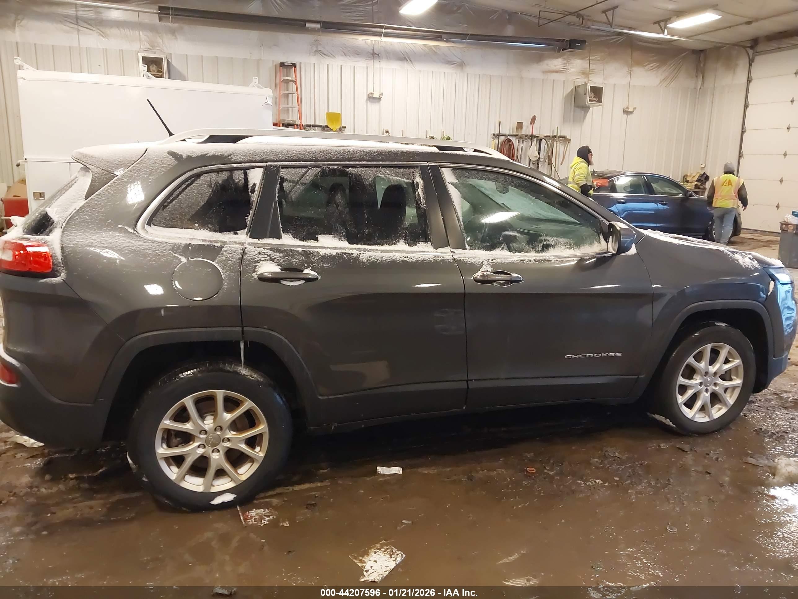 2015 Jeep Cherokee Latitude Gray vin: 1C4PJMCSXFW583067