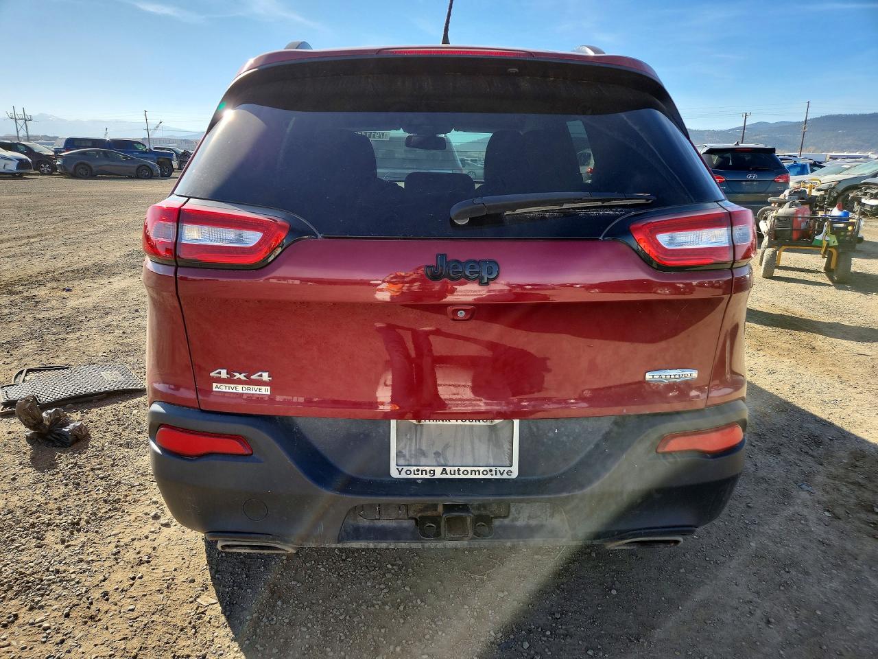2015 Jeep Cherokee Latitude Maroon vin: 1C4PJMCSXFW601616