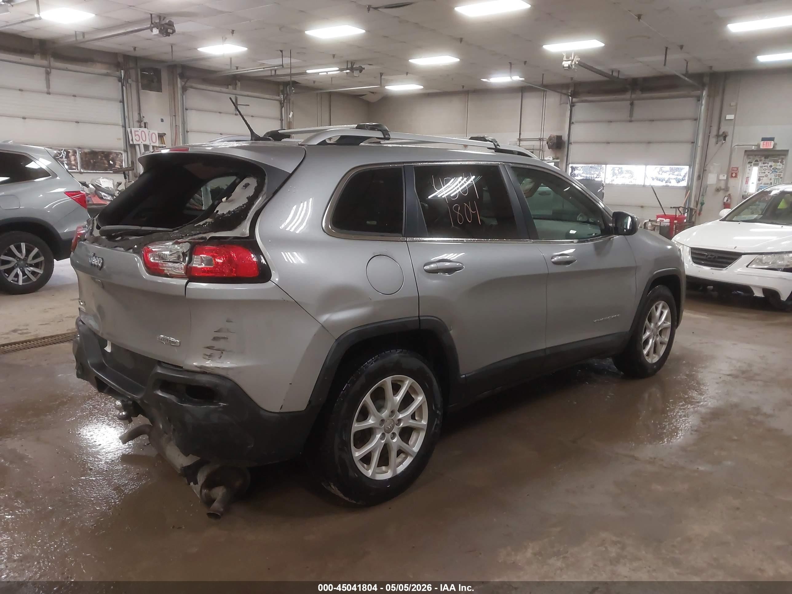 2015 Jeep Cherokee Latitude Silver vin: 1C4PJMCSXFW660066