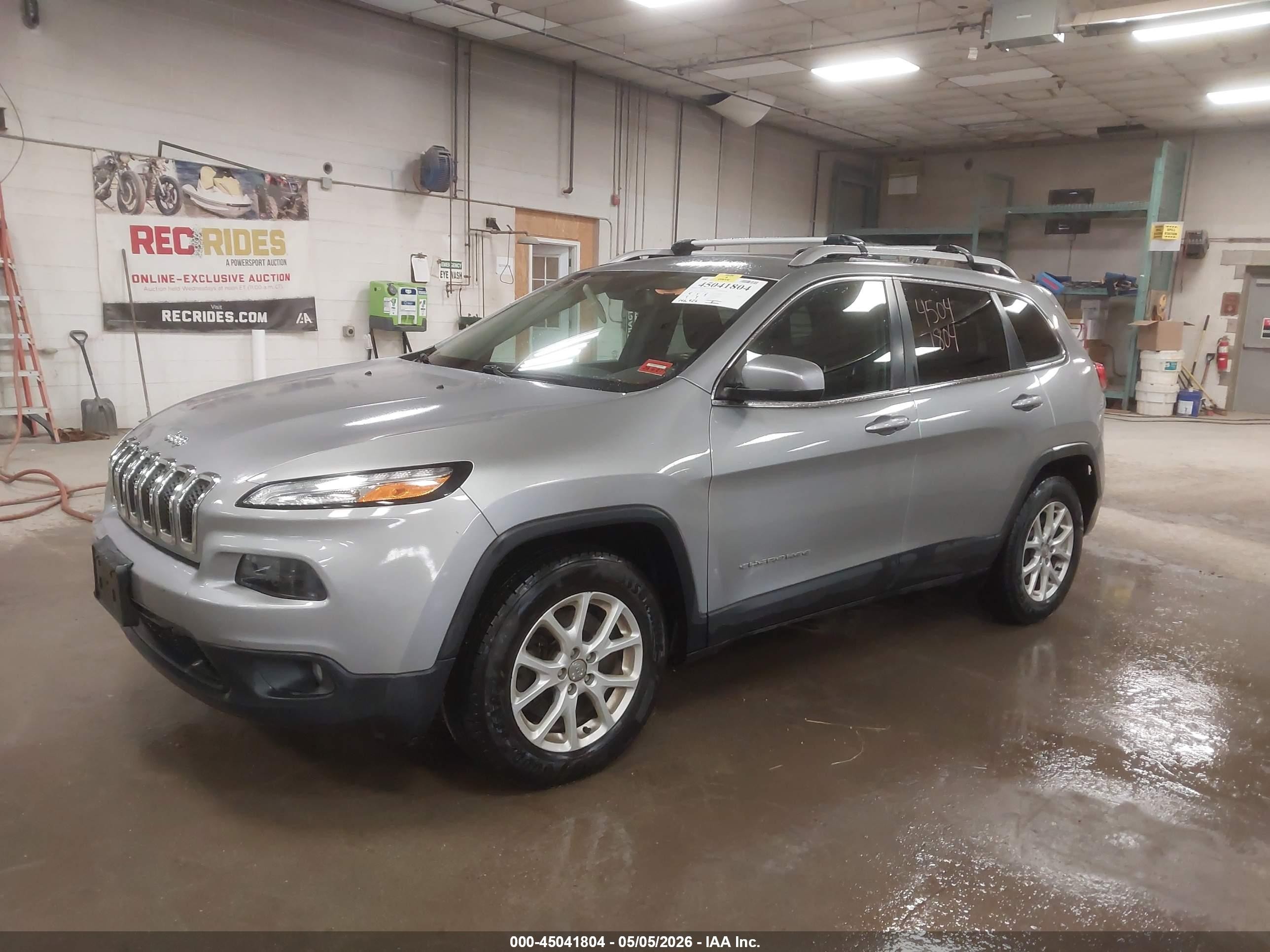 2015 Jeep Cherokee Latitude Silver vin: 1C4PJMCSXFW660066