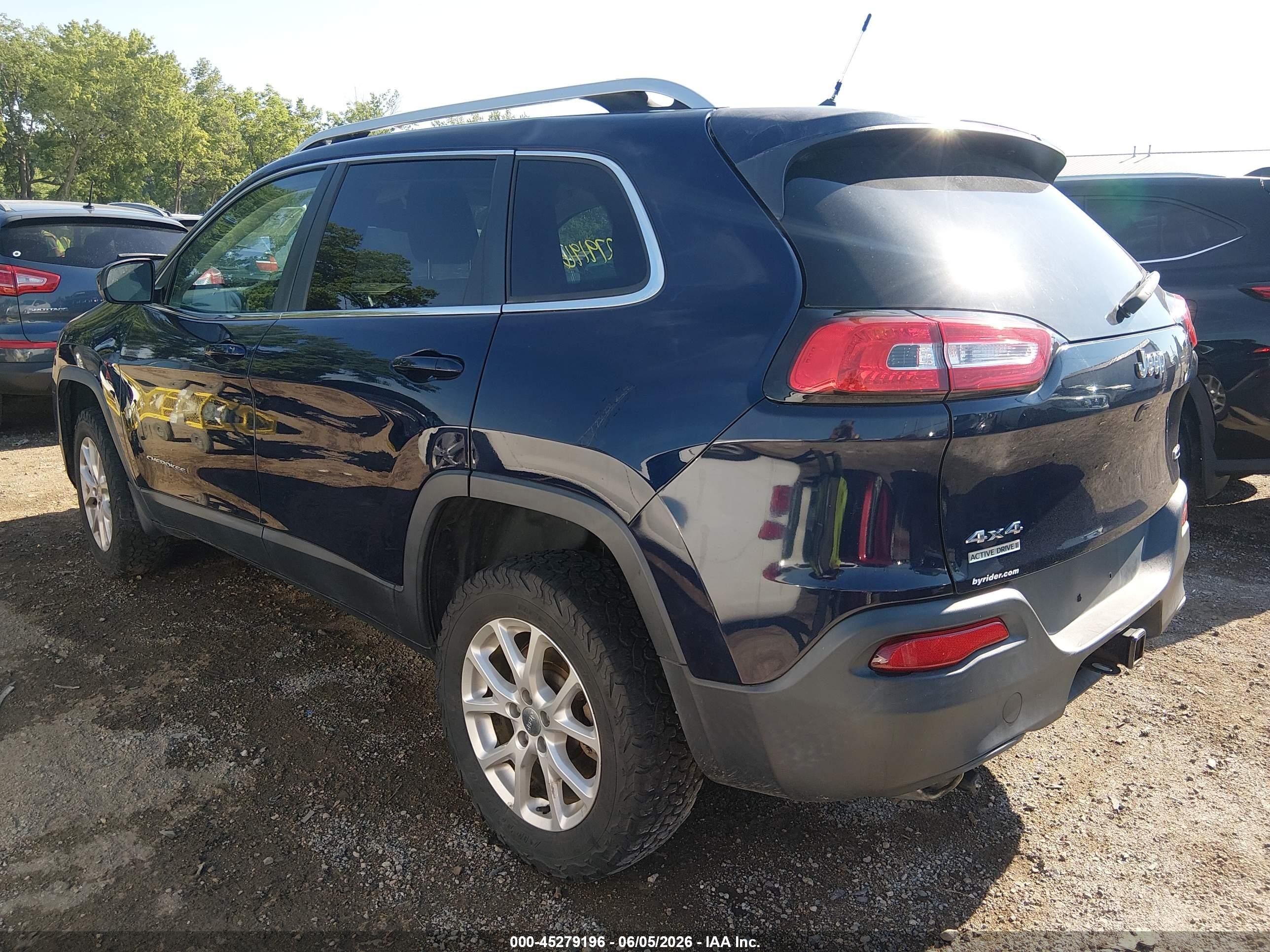 2015 Jeep Cherokee Latitude Синий vin: 1C4PJMCSXFW682276