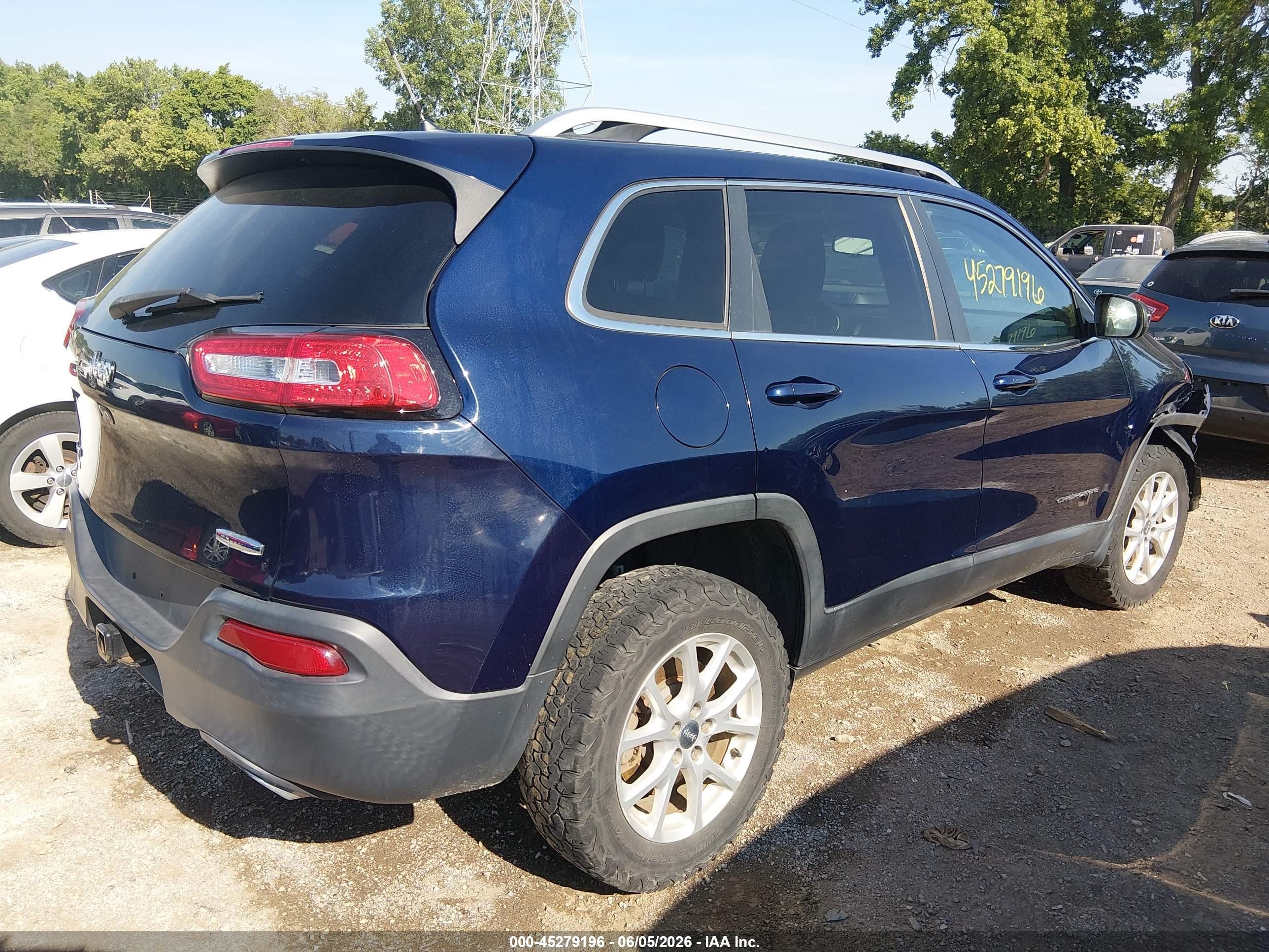 2015 Jeep Cherokee Latitude Синий vin: 1C4PJMCSXFW682276