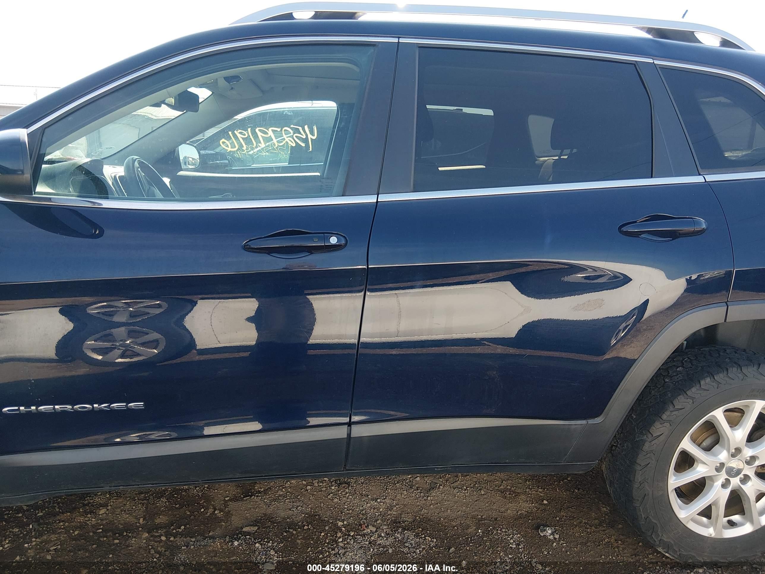 2015 Jeep Cherokee Latitude Синий vin: 1C4PJMCSXFW682276