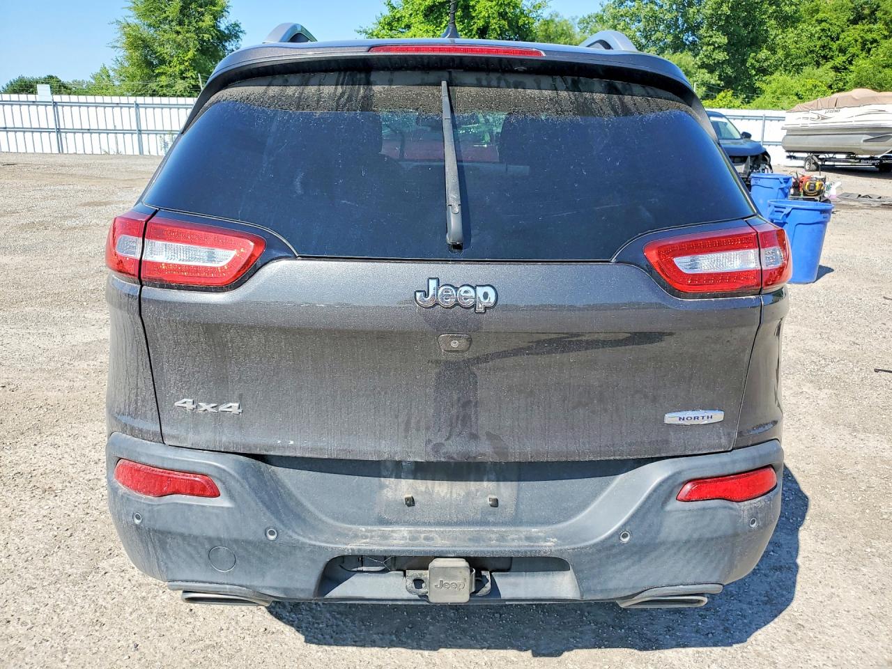 2015 Jeep Cherokee Latitude Gray vin: 1C4PJMCSXFW702817