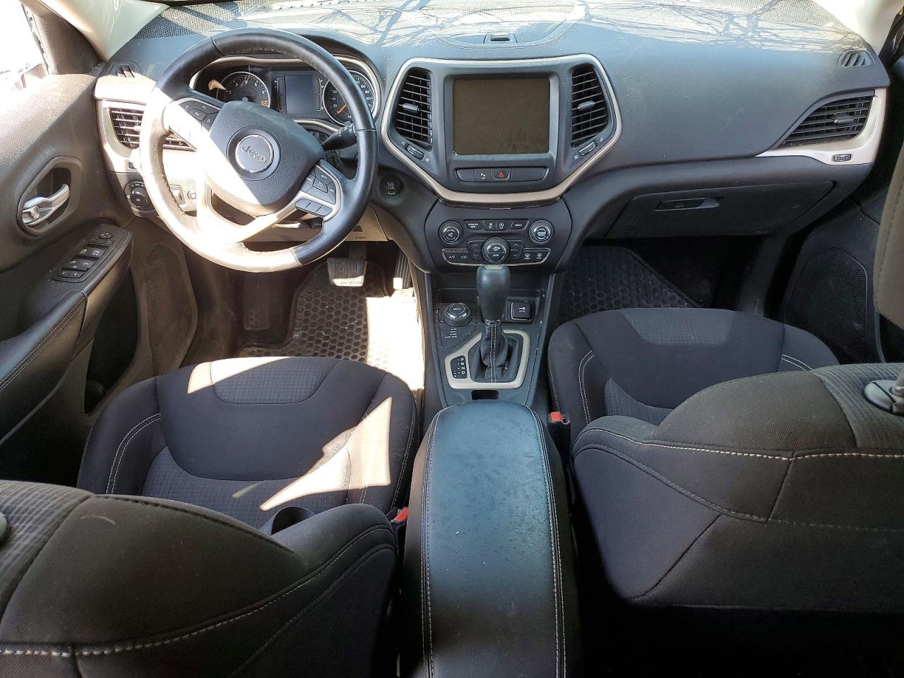 2015 Jeep Cherokee Latitude Gray vin: 1C4PJMCSXFW702817