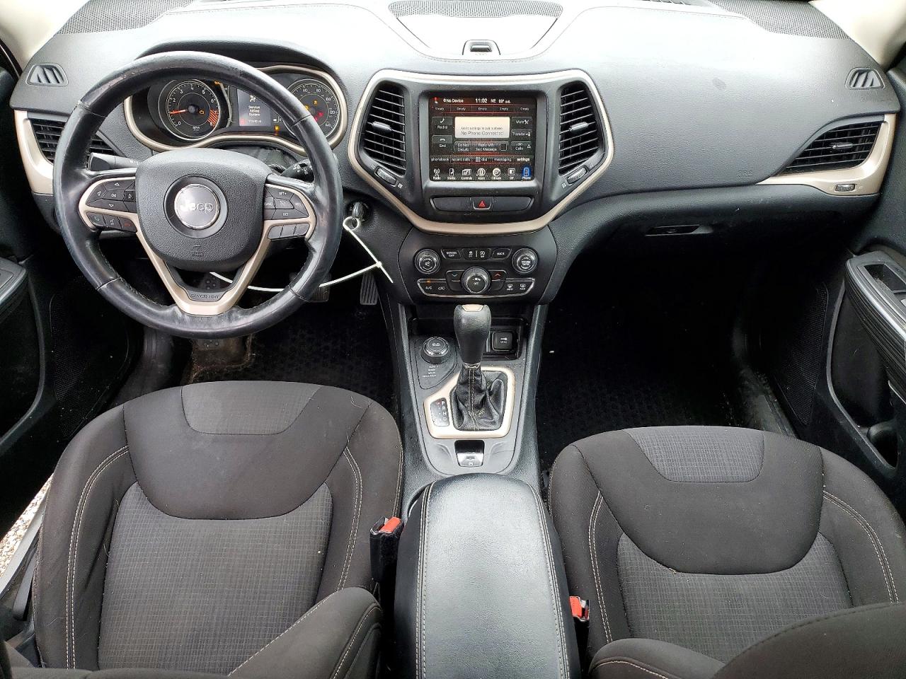 2015 Jeep Cherokee Latitude White vin: 1C4PJMCSXFW725854