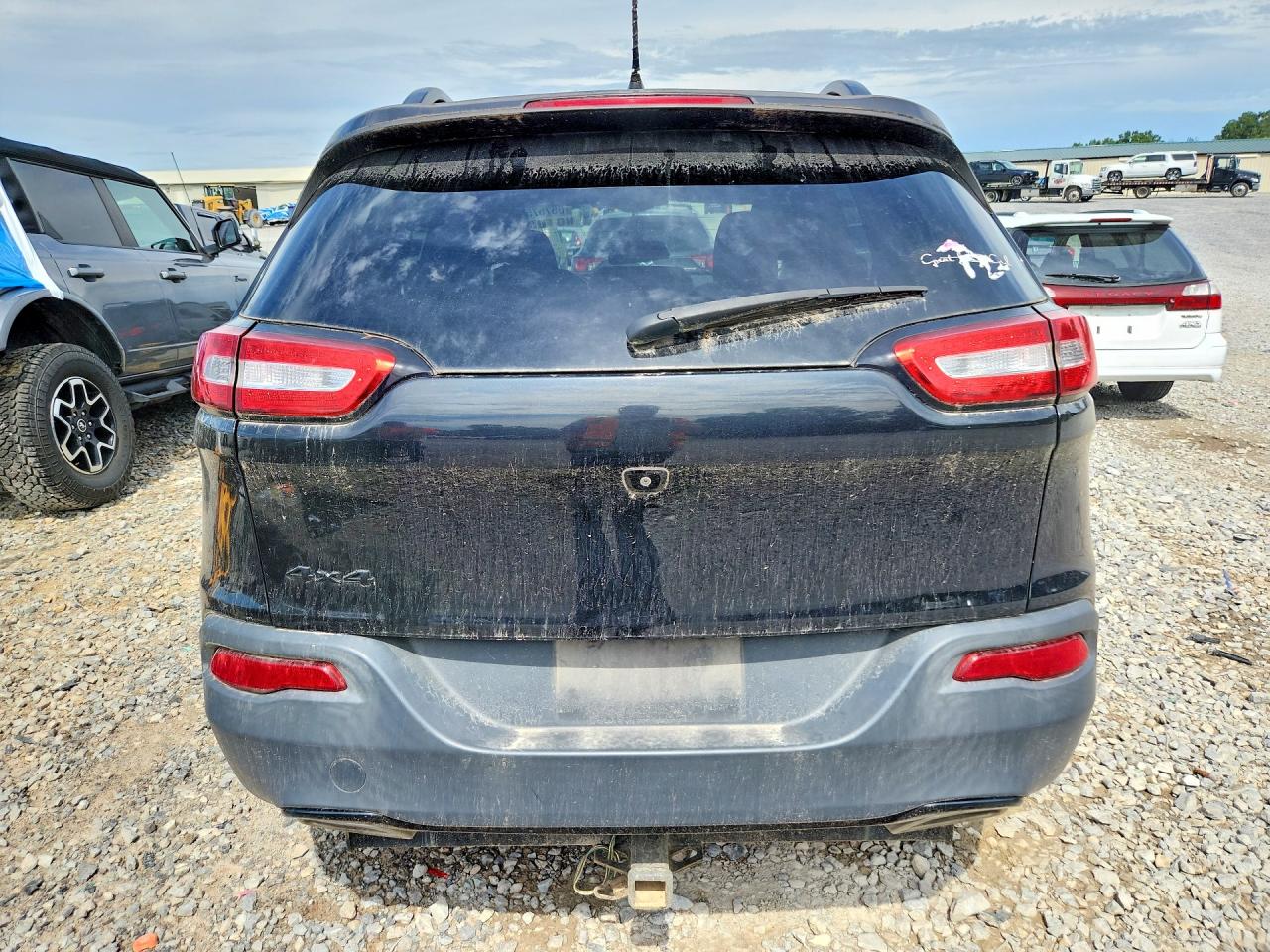 2015 Jeep Cherokee Latitude Black vin: 1C4PJMCSXFW750446