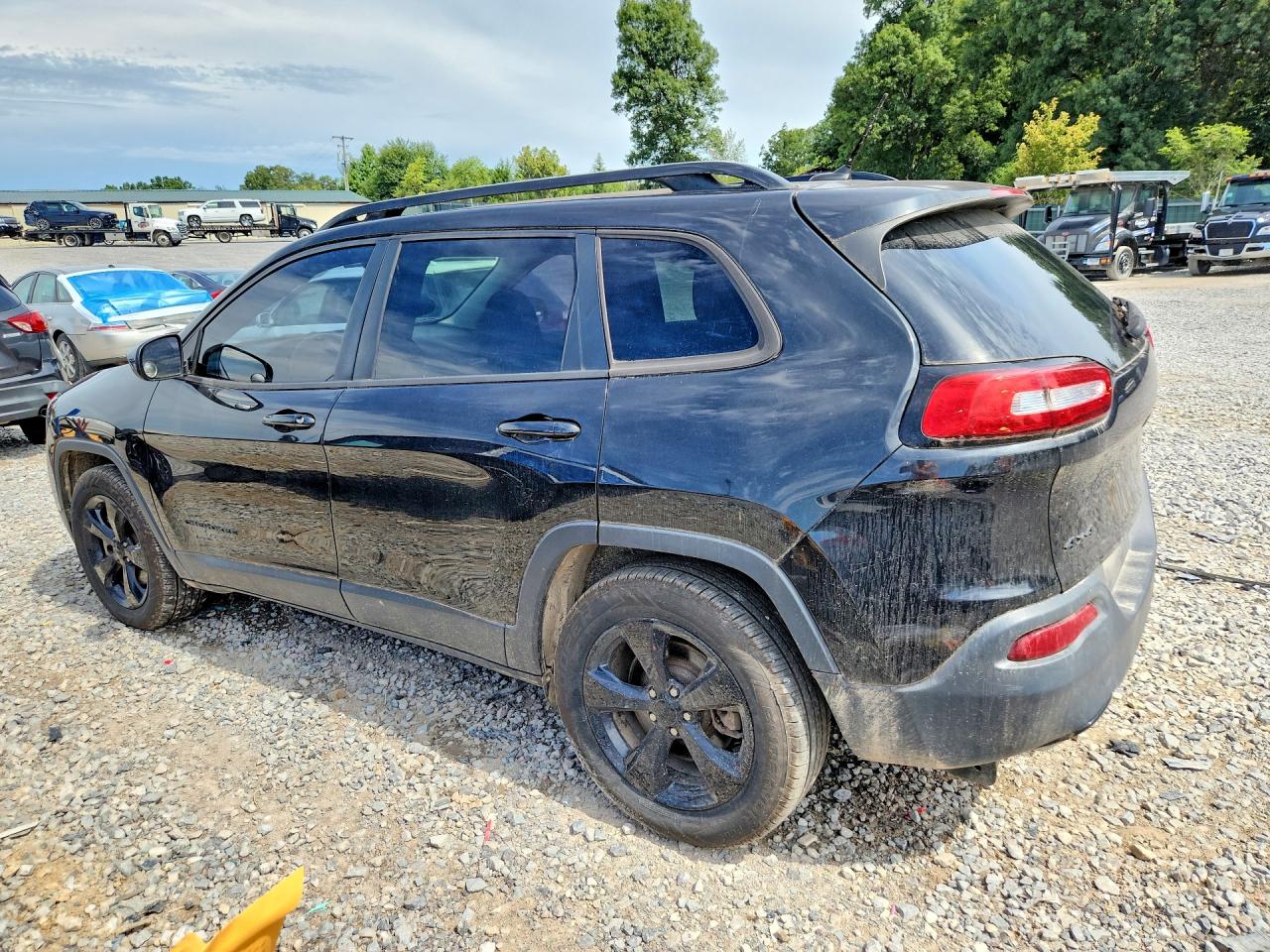 2015 Jeep Cherokee Latitude Black vin: 1C4PJMCSXFW750446