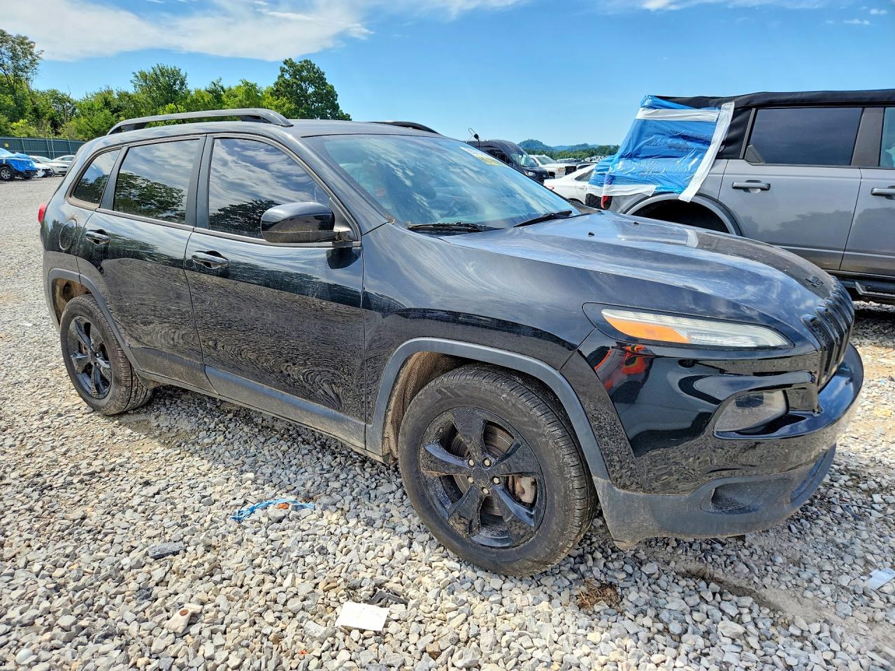 2015 Jeep Cherokee Latitude Black vin: 1C4PJMCSXFW750446