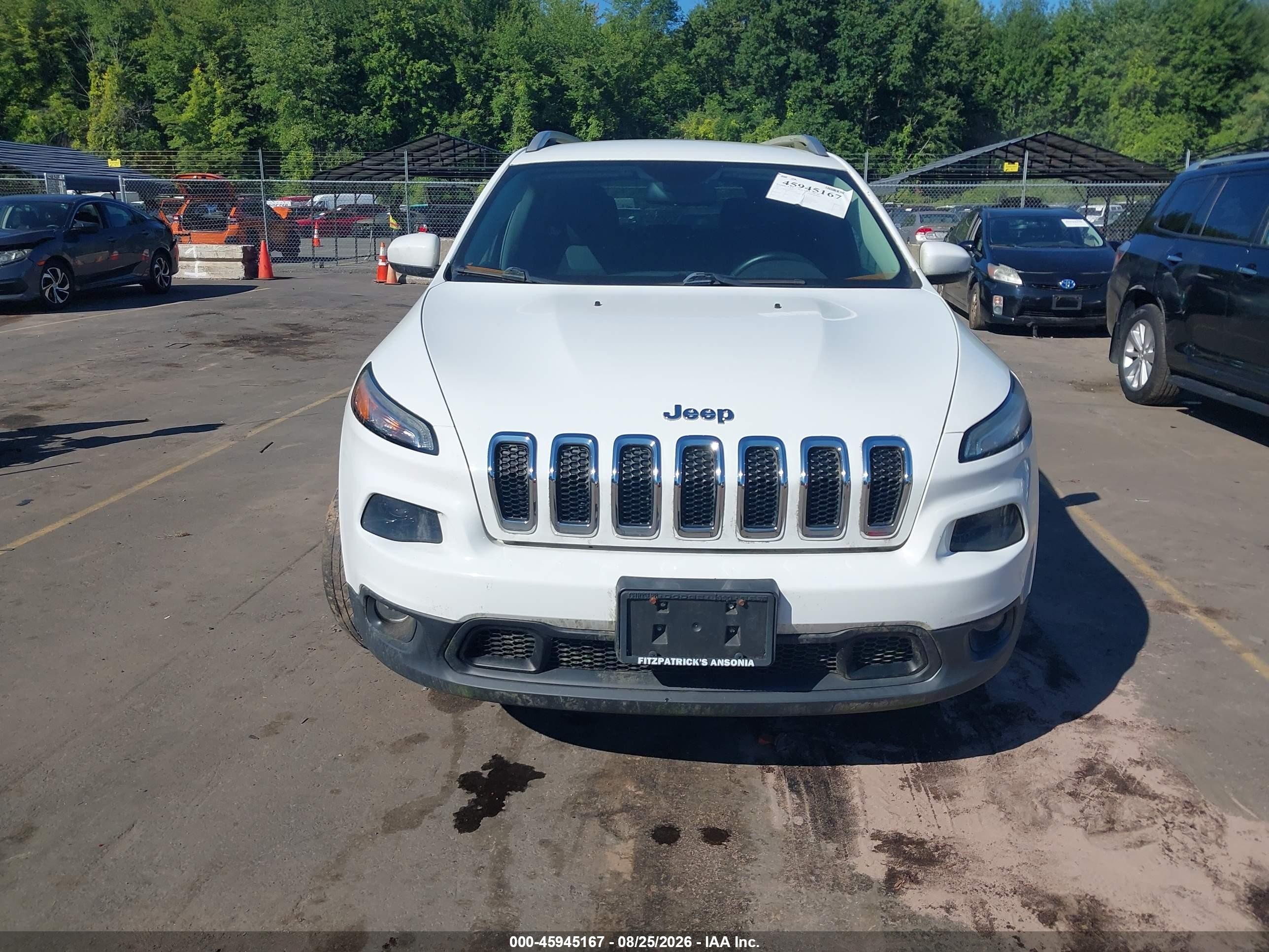 2015 Jeep Cherokee Latitude White vin: 1C4PJMCSXFW792244