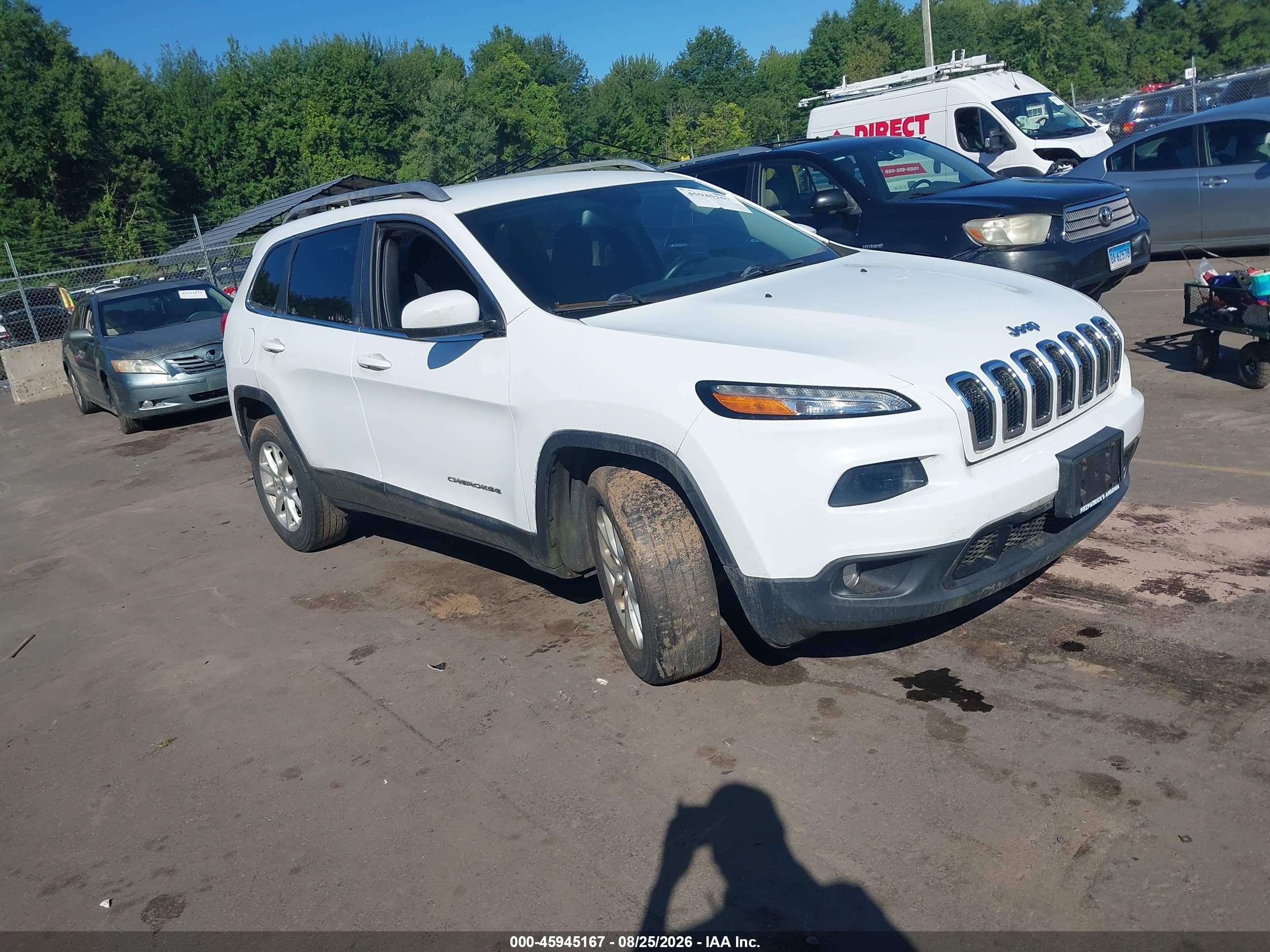 2015 Jeep Cherokee Latitude White vin: 1C4PJMCSXFW792244