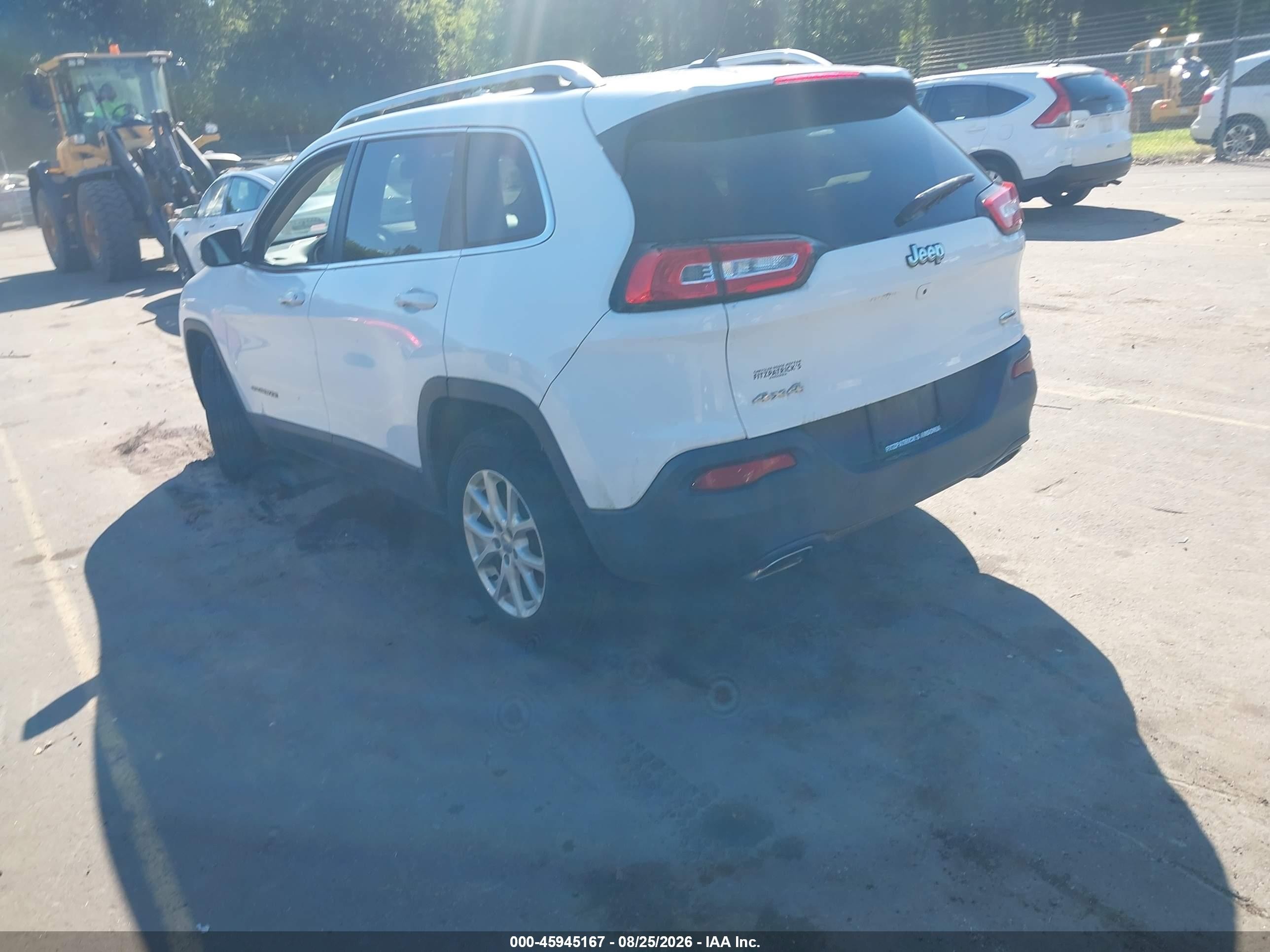 2015 Jeep Cherokee Latitude White vin: 1C4PJMCSXFW792244