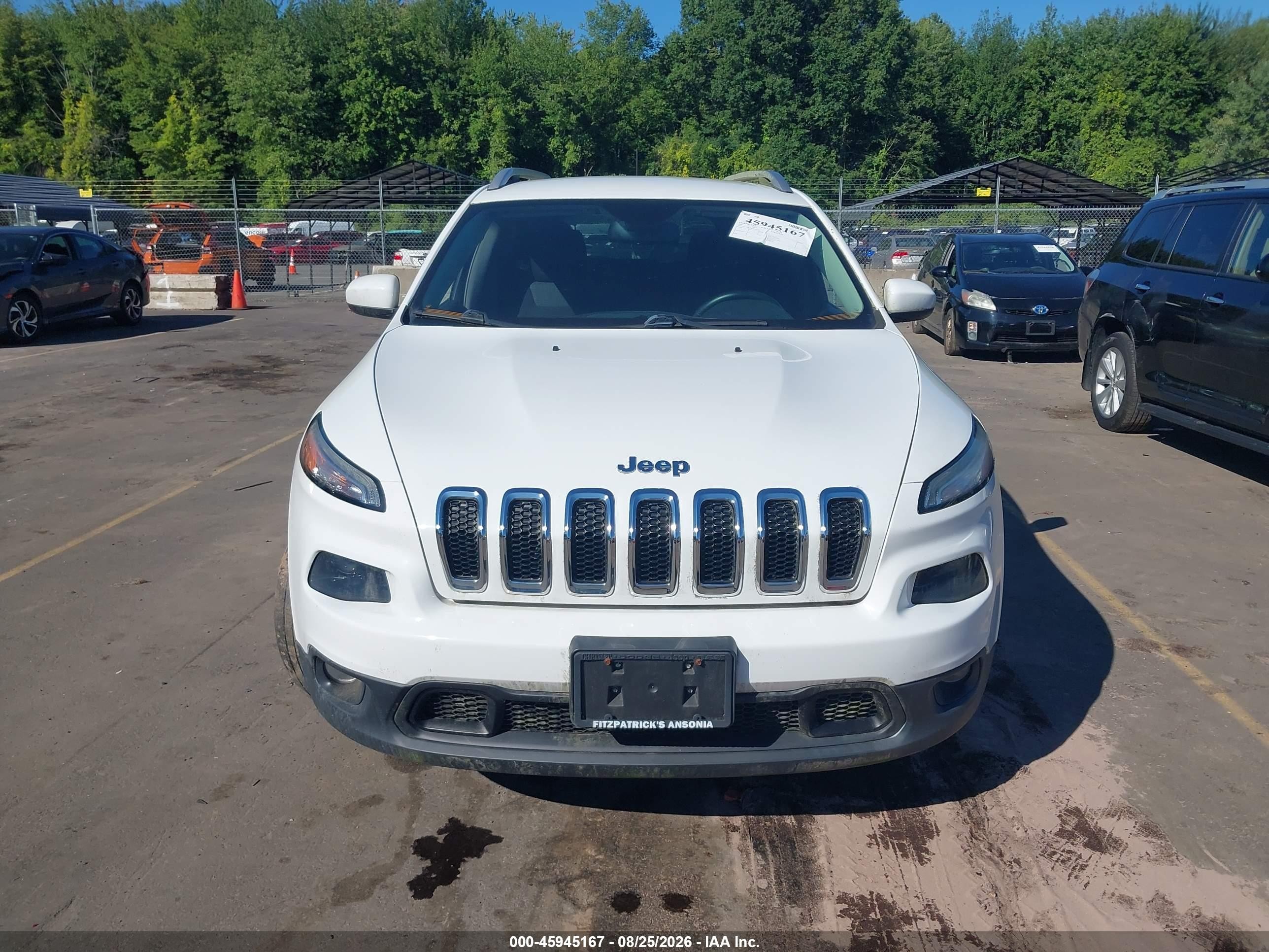 2015 Jeep Cherokee Latitude White vin: 1C4PJMCSXFW792244