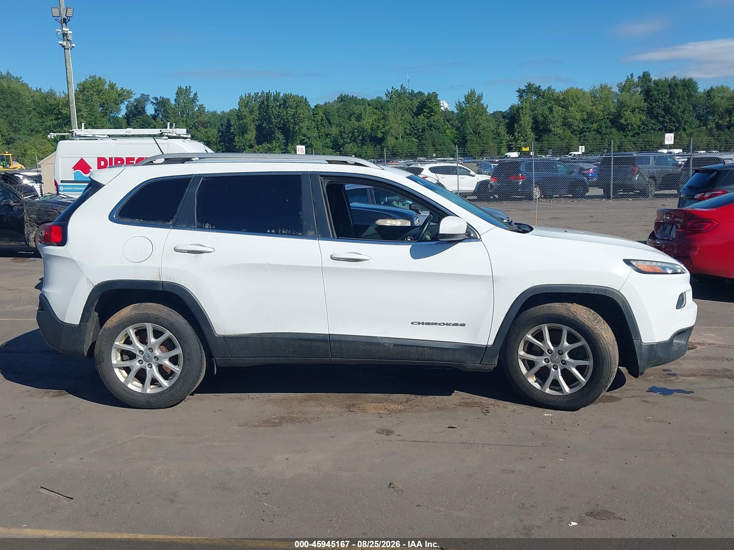 2015 Jeep Cherokee Latitude White vin: 1C4PJMCSXFW792244