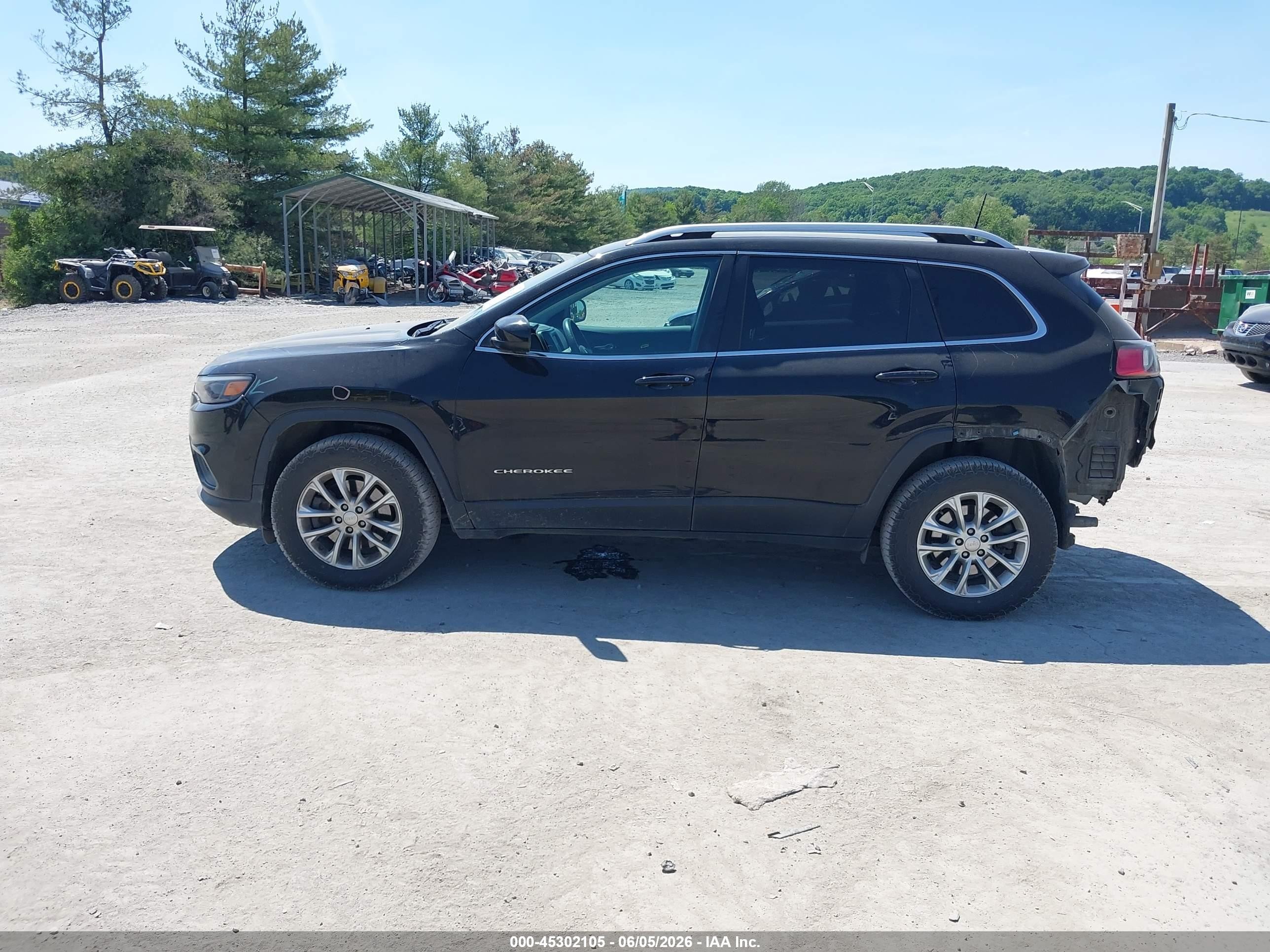 2019 Jeep Cherokee Latitude 4x4 Black vin: 1C4PJMCX3KD189556