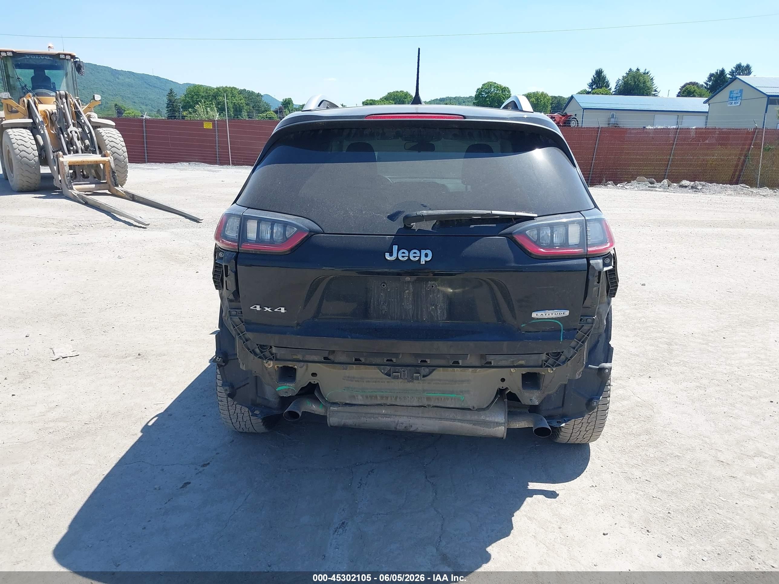 2019 Jeep Cherokee Latitude 4x4 Black vin: 1C4PJMCX3KD189556
