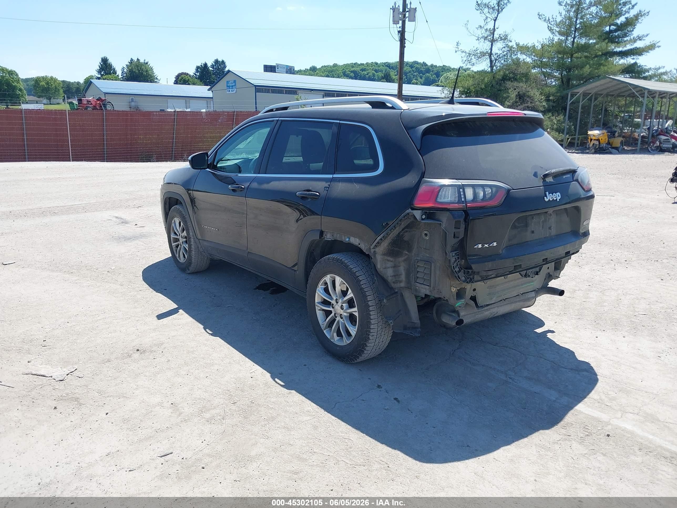 2019 Jeep Cherokee Latitude 4x4 Black vin: 1C4PJMCX3KD189556