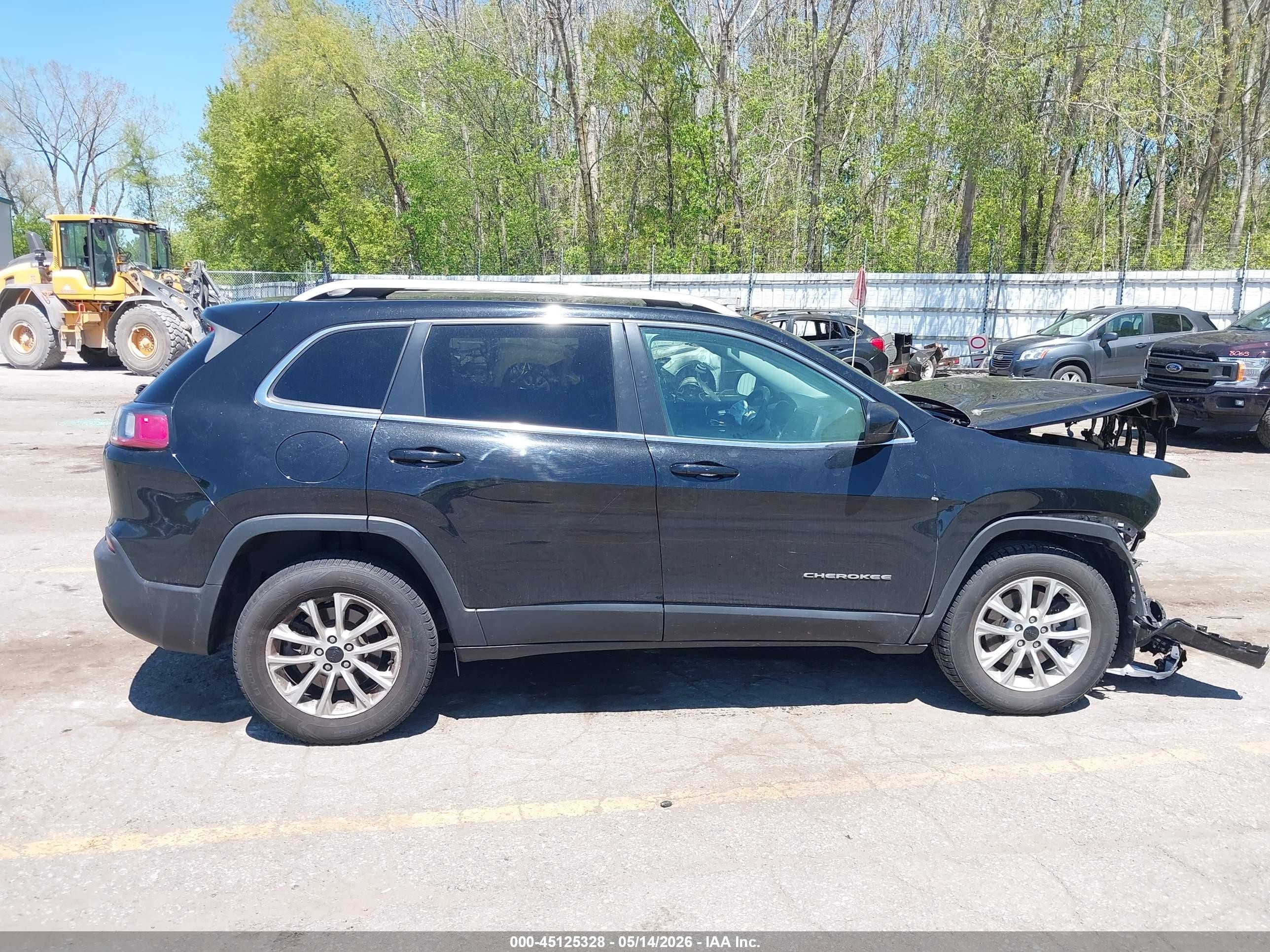 2019 Jeep Cherokee Latitude 4x4 Black vin: 1C4PJMCX4KD155089