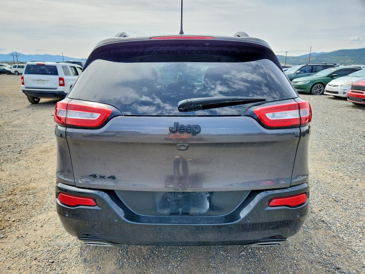 2018 Jeep Cherokee Latitude Gray vin: 1C4PJMCX6JD602617