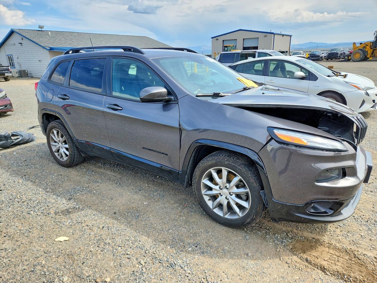 2018 Jeep Cherokee Latitude Gray vin: 1C4PJMCX6JD602617
