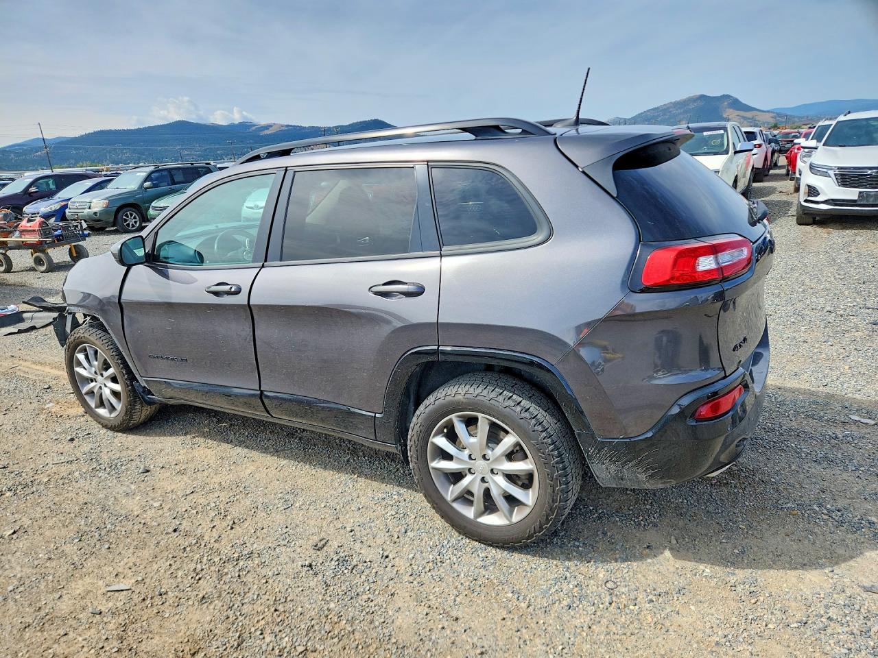 2018 Jeep Cherokee Latitude Gray vin: 1C4PJMCX6JD602617