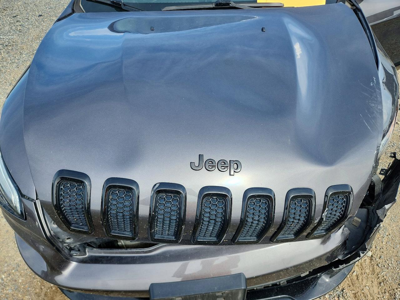 2018 Jeep Cherokee Latitude Gray vin: 1C4PJMCX6JD602617