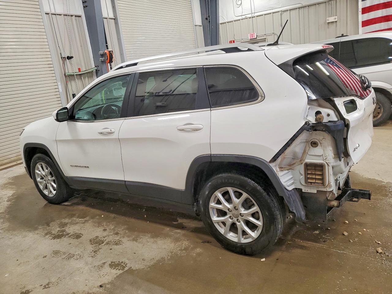 2018 Jeep Cherokee Latitude Белый vin: 1C4PJMCX7JD545392