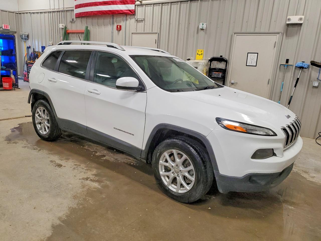 2018 Jeep Cherokee Latitude Белый vin: 1C4PJMCX7JD545392