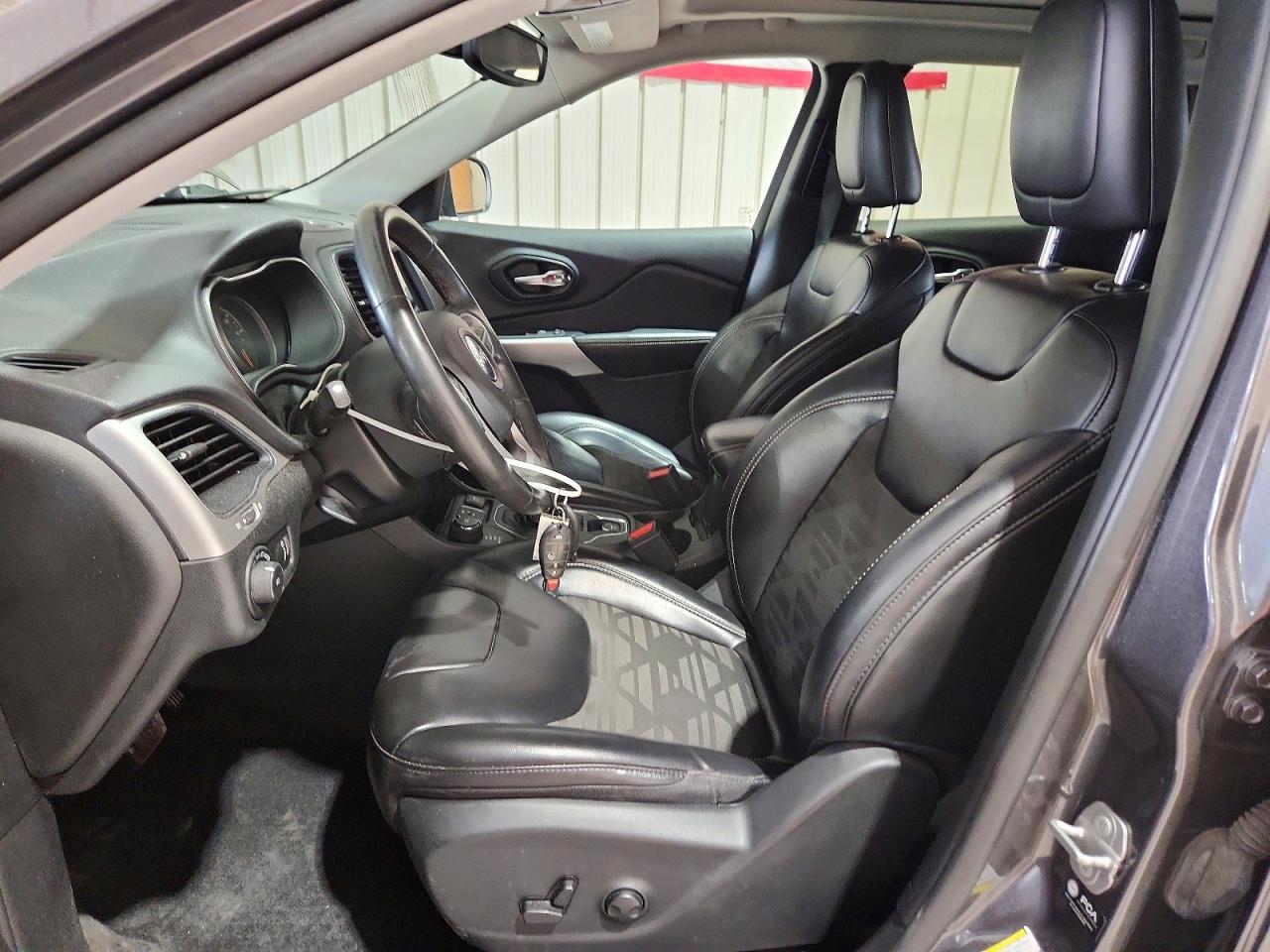 2022 Jeep Cherokee Latitude Charcoal vin: 1C4PJMCX8ND540806
