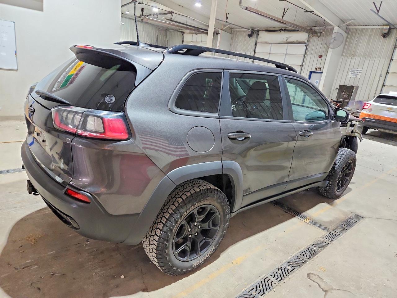 2022 Jeep Cherokee Latitude Charcoal vin: 1C4PJMCX8ND540806