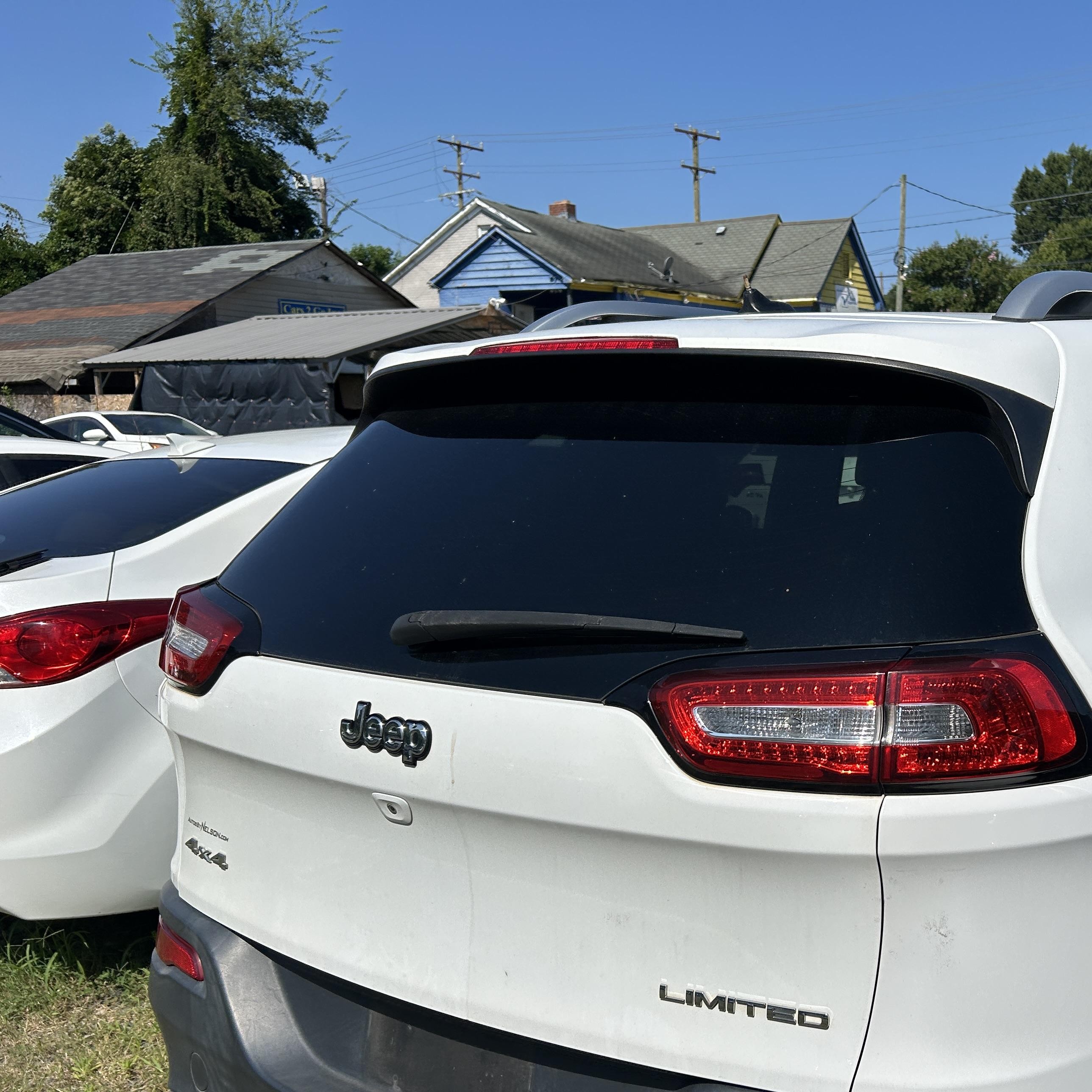 2015 Jeep Cherokee Limited vin: 1C4PJMDB1FW636334