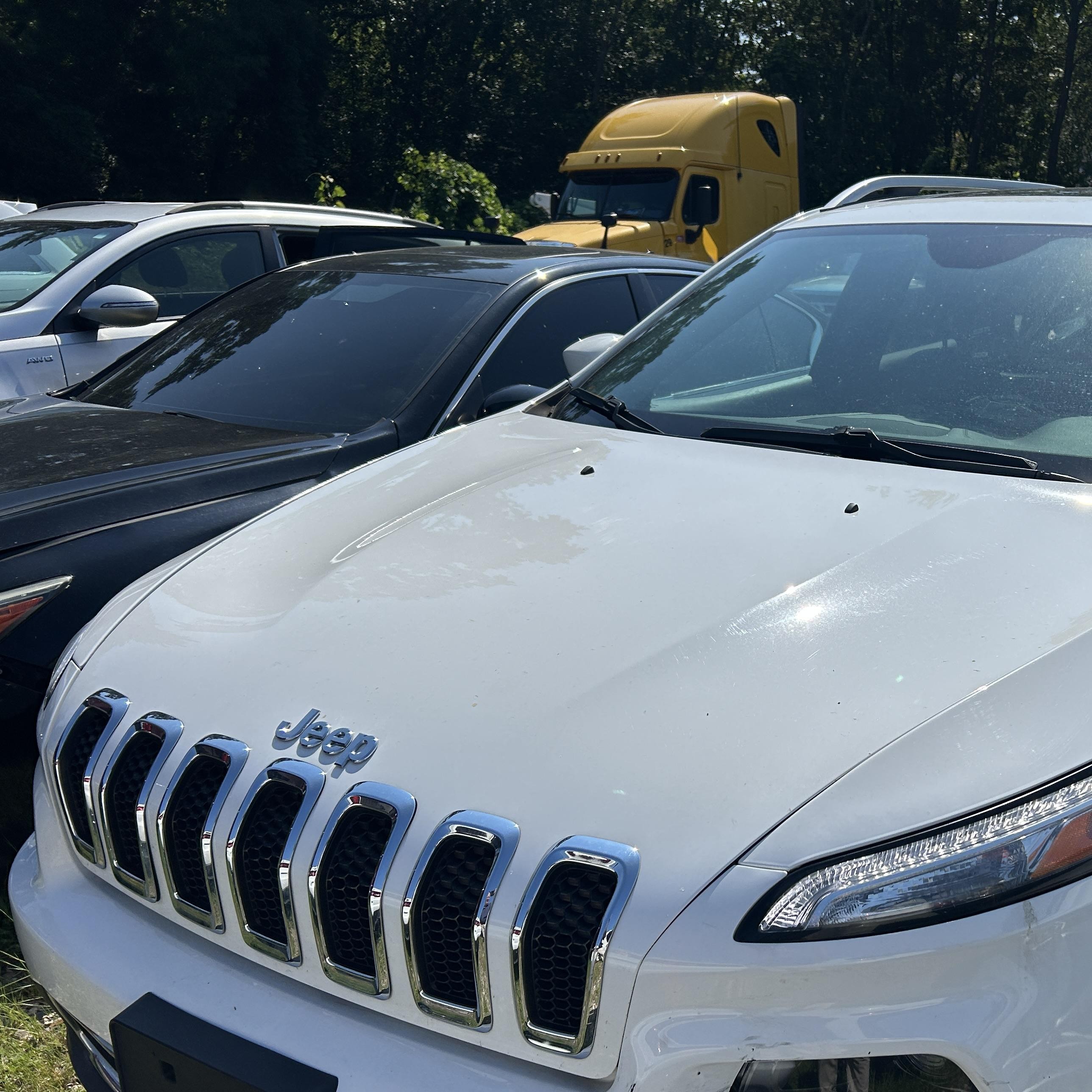 2015 Jeep Cherokee Limited vin: 1C4PJMDB1FW636334