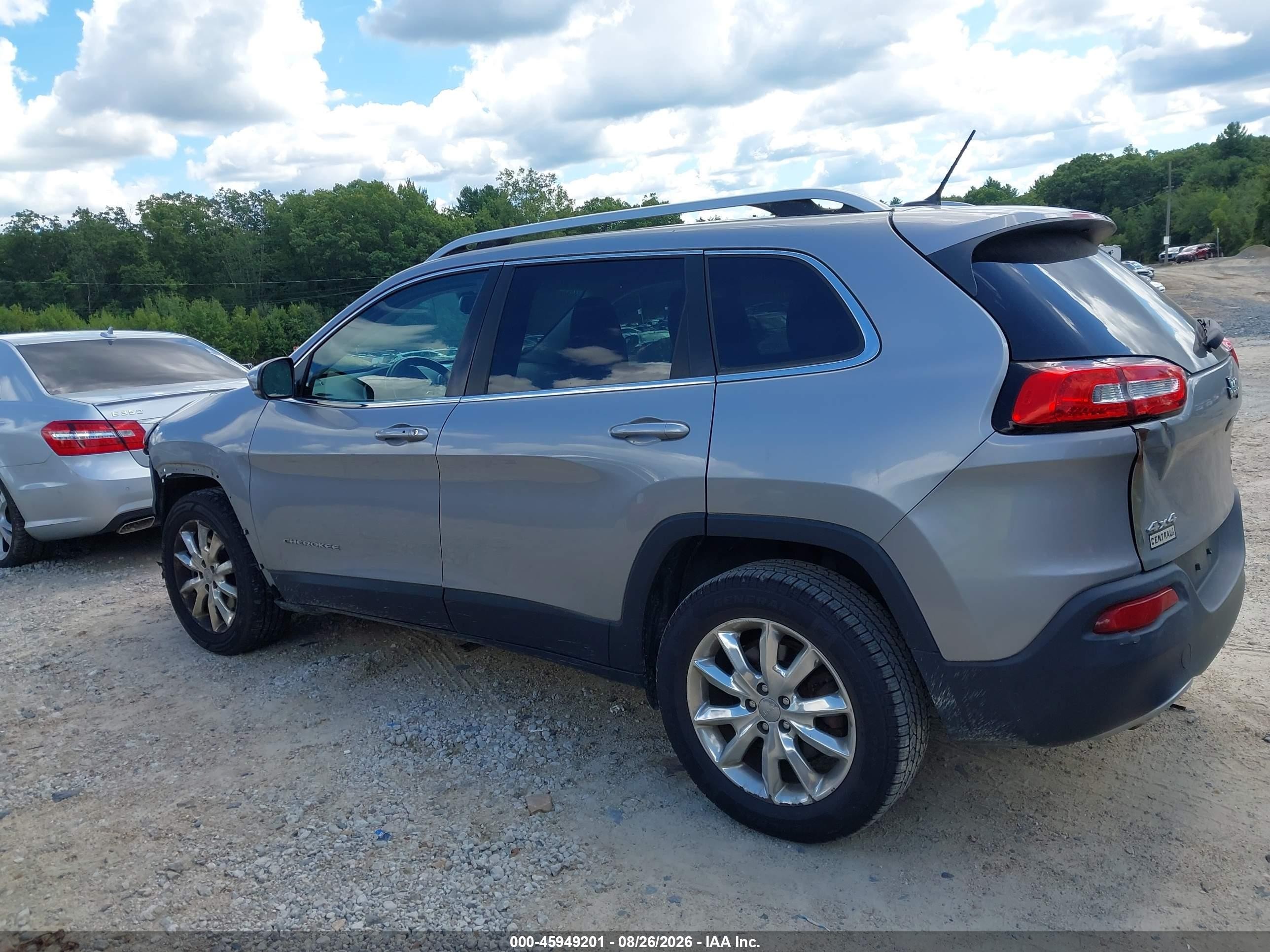 2015 Jeep Cherokee Limited Silver vin: 1C4PJMDB4FW728425