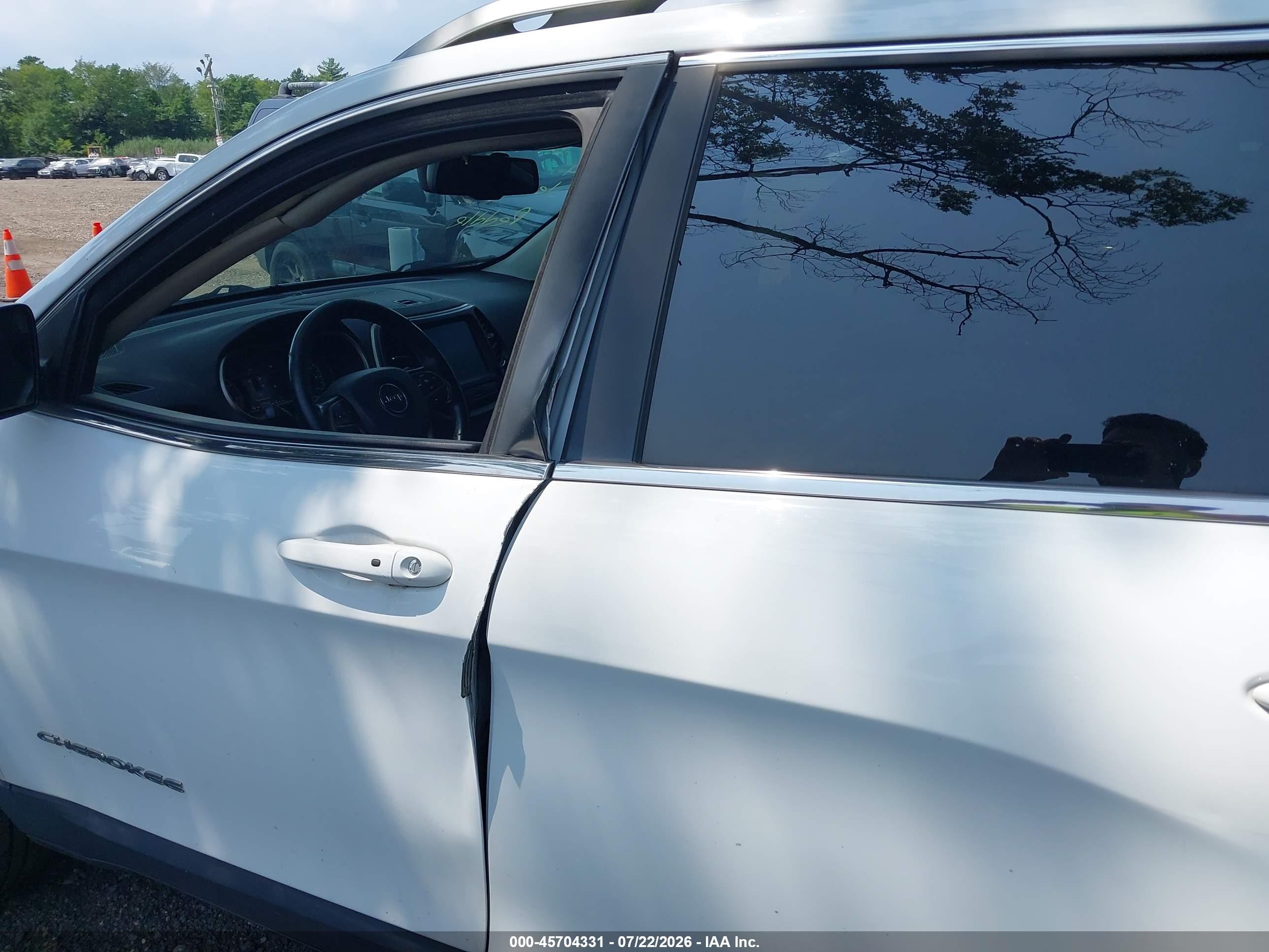 2014 Jeep Cherokee Limited White vin: 1C4PJMDB5EW266276