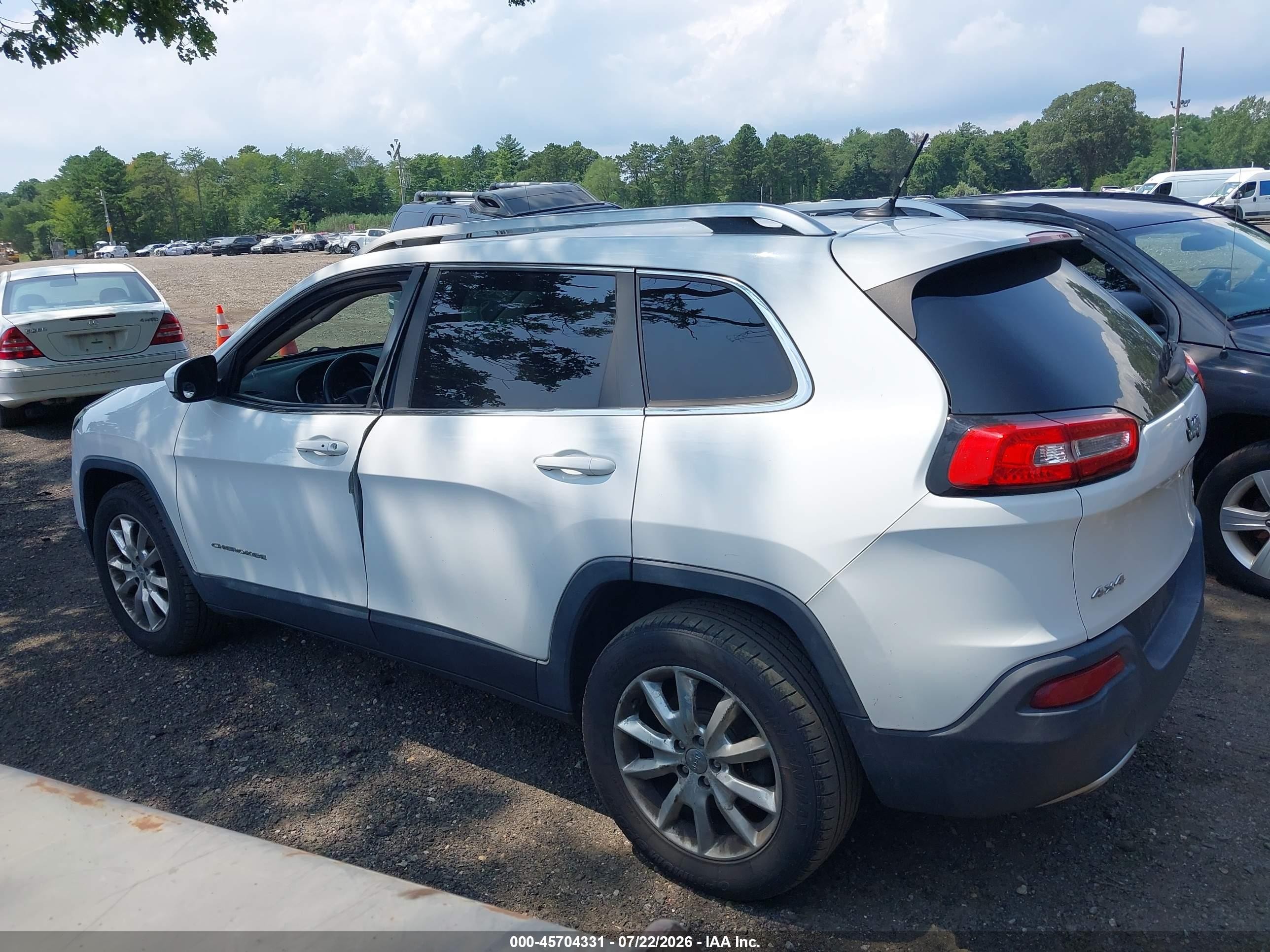 2014 Jeep Cherokee Limited White vin: 1C4PJMDB5EW266276