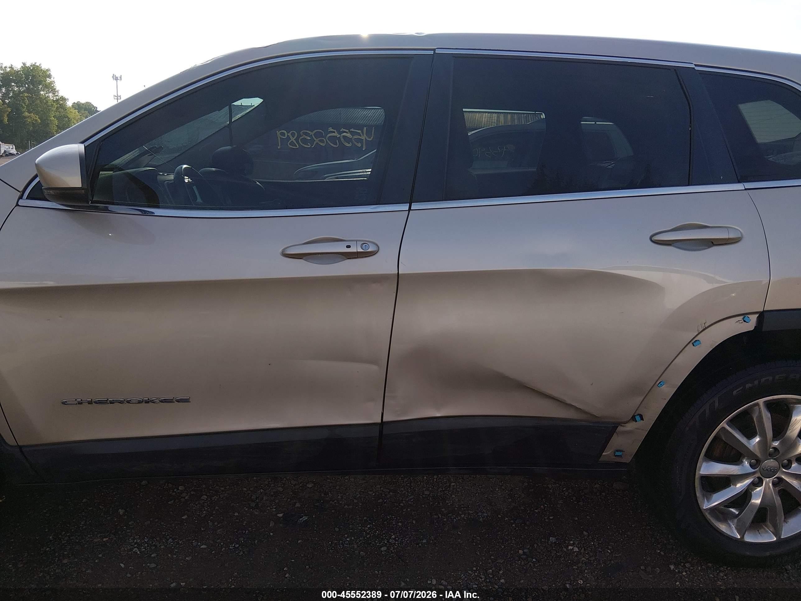 2015 Jeep Cherokee Limited Gold vin: 1C4PJMDB5FW557085