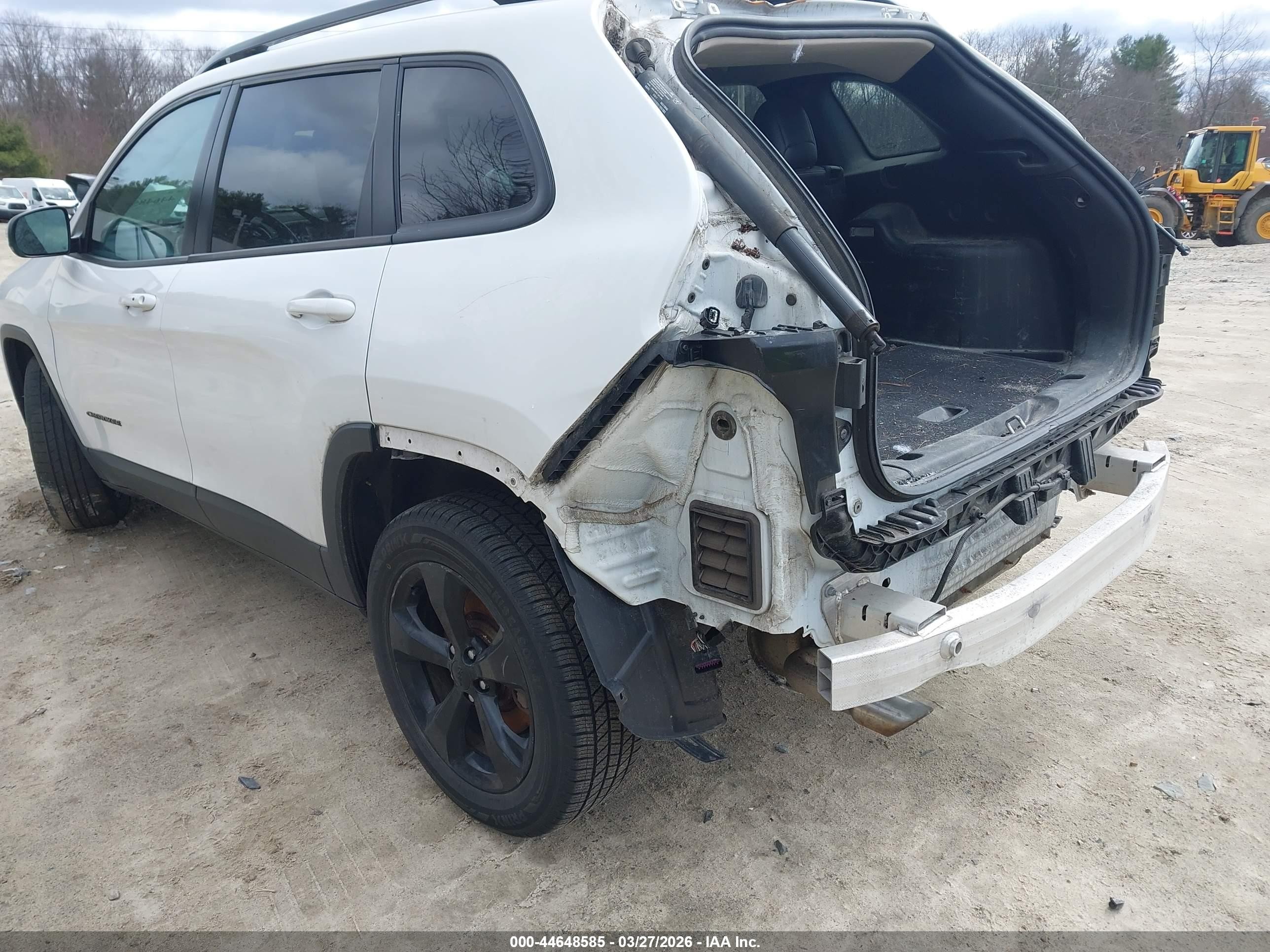 2018 Jeep Cherokee Limited 4x4 White vin: 1C4PJMDB7JD603178