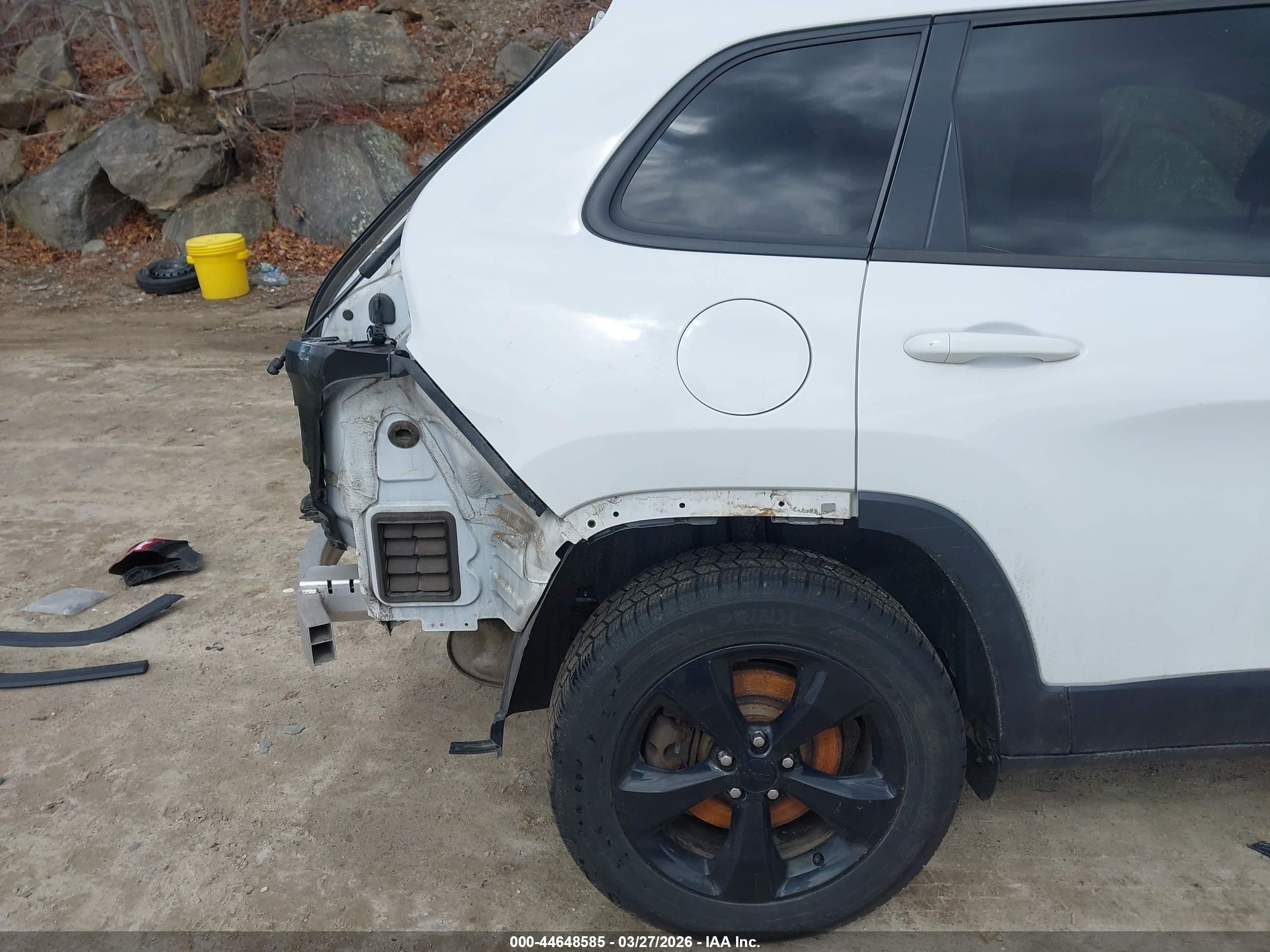 2018 Jeep Cherokee Limited 4x4 White vin: 1C4PJMDB7JD603178