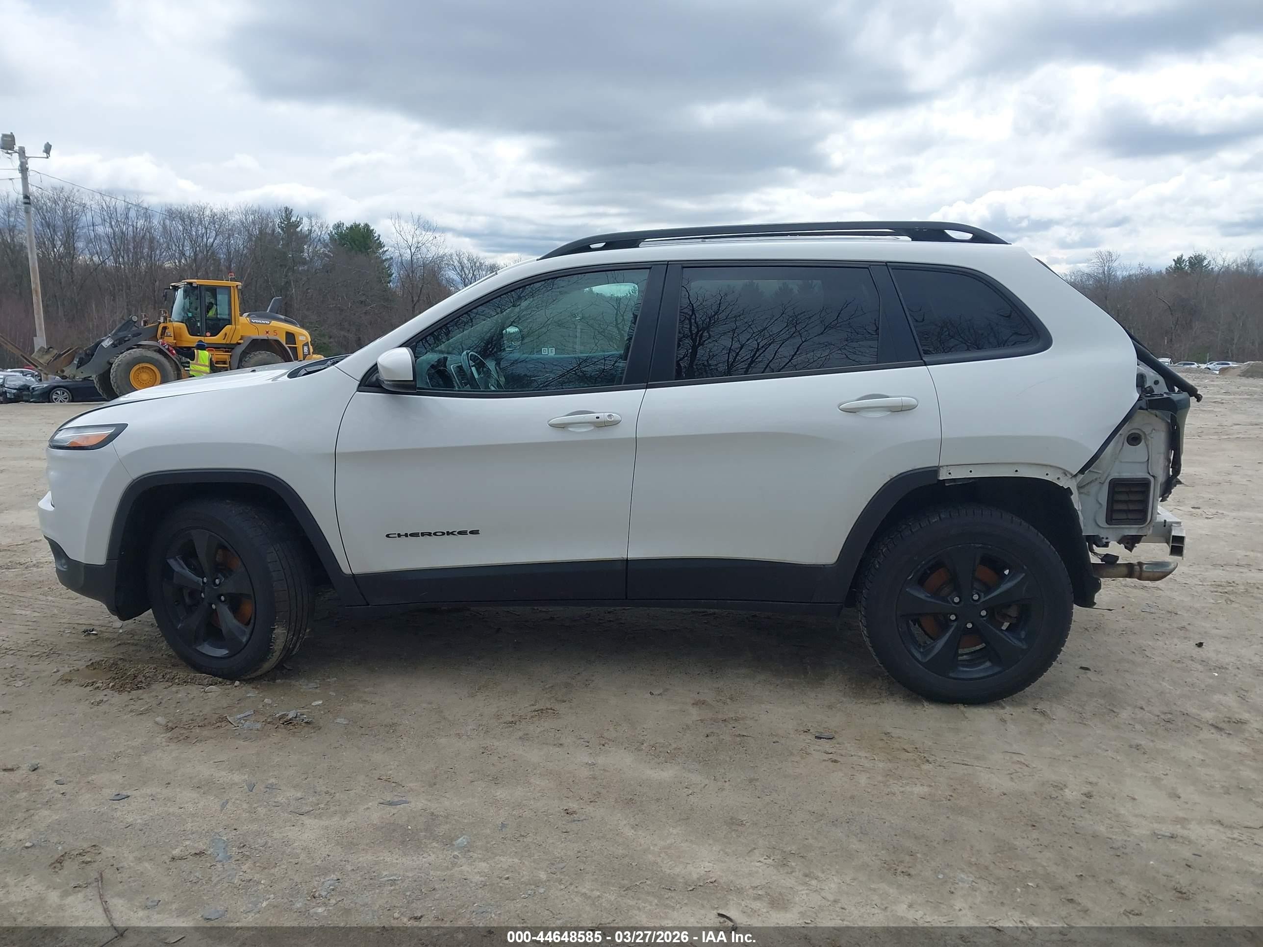 2018 Jeep Cherokee Limited 4x4 White vin: 1C4PJMDB7JD603178