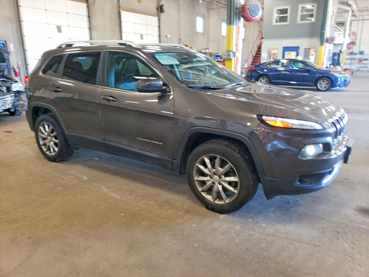 2018 Jeep Cherokee Limited Gray vin: 1C4PJMDB8JD559739