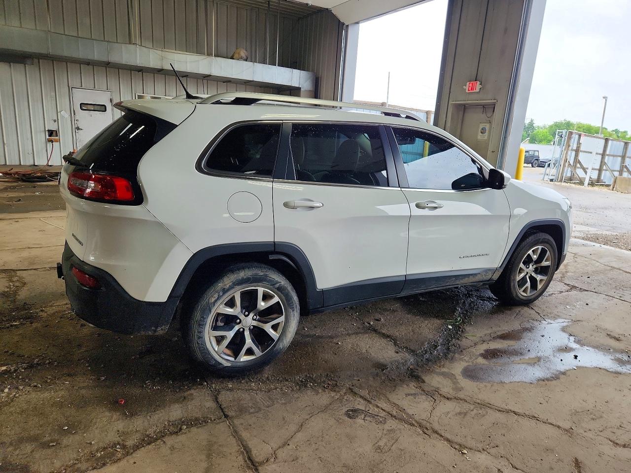 2015 Jeep Cherokee Limited White vin: 1C4PJMDBXFW640981