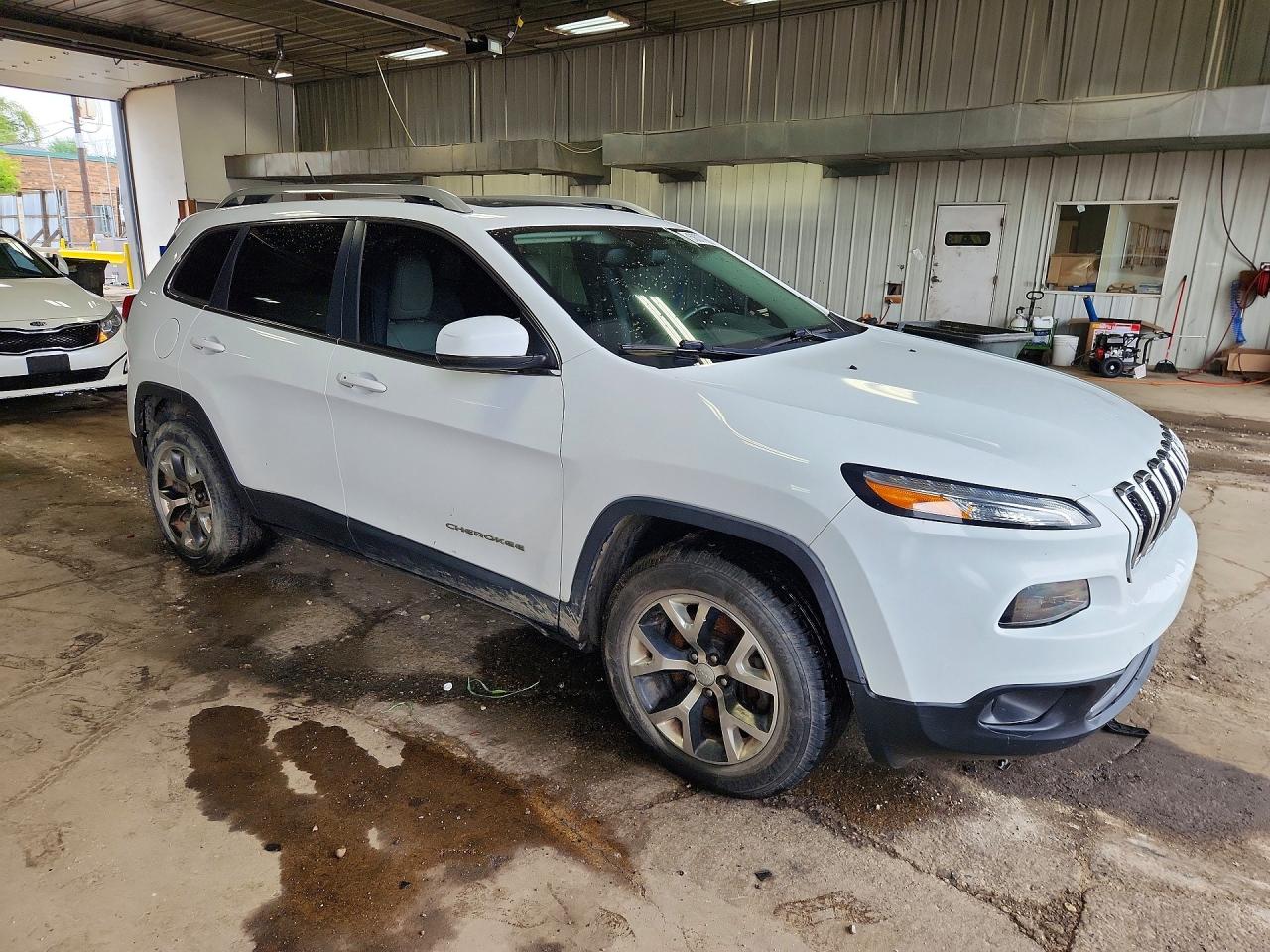 2015 Jeep Cherokee Limited White vin: 1C4PJMDBXFW640981