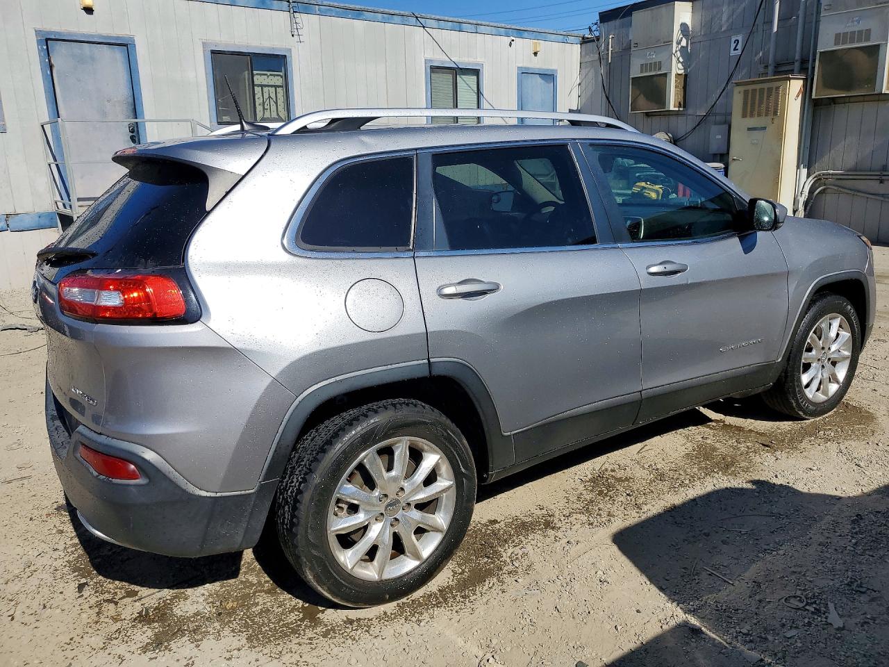2016 Jeep Cherokee Limited Silver vin: 1C4PJMDBXGW326071