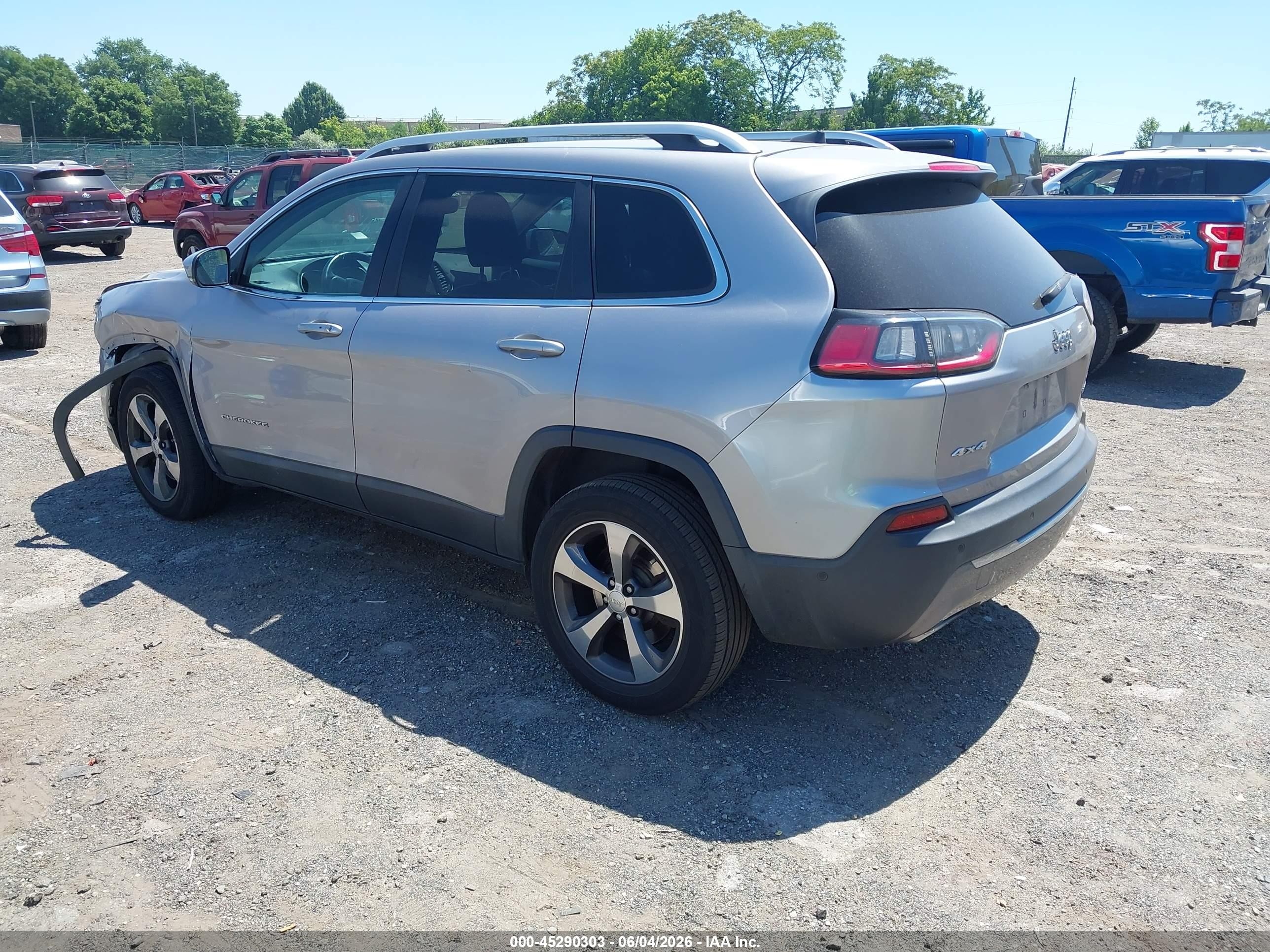 2019 Jeep Cherokee Limited 4x4 Серебряный vin: 1C4PJMDN4KD179874