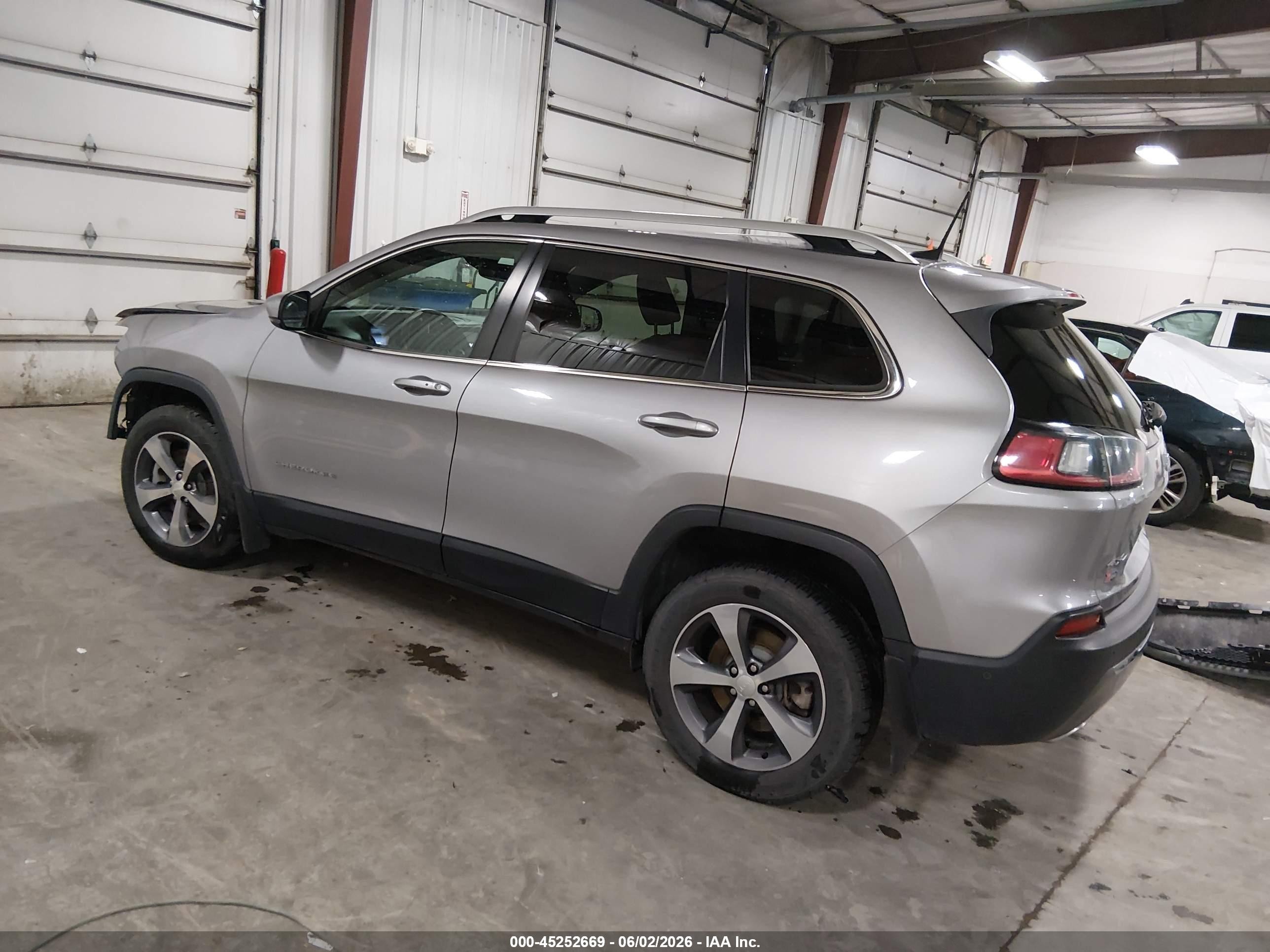 2019 Jeep Cherokee Limited 4x4 Серый vin: 1C4PJMDN9KD180549