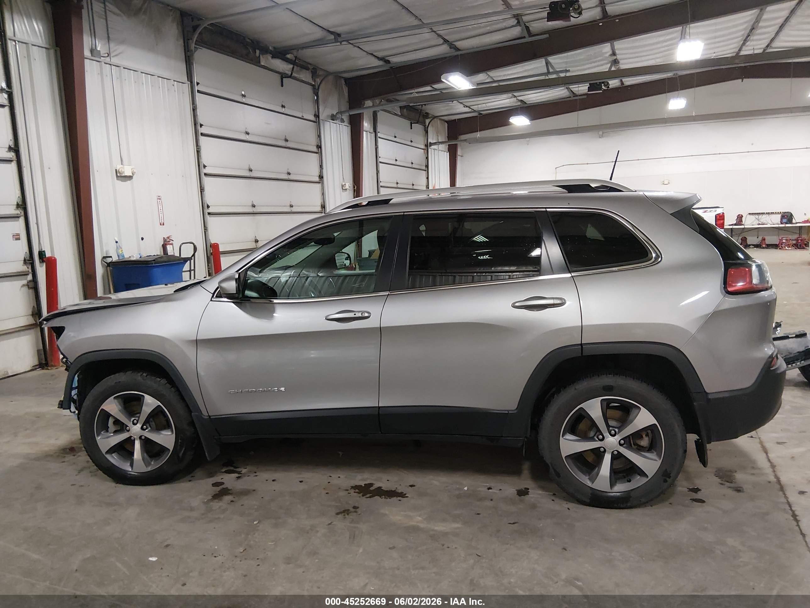 2019 Jeep Cherokee Limited 4x4 Серый vin: 1C4PJMDN9KD180549