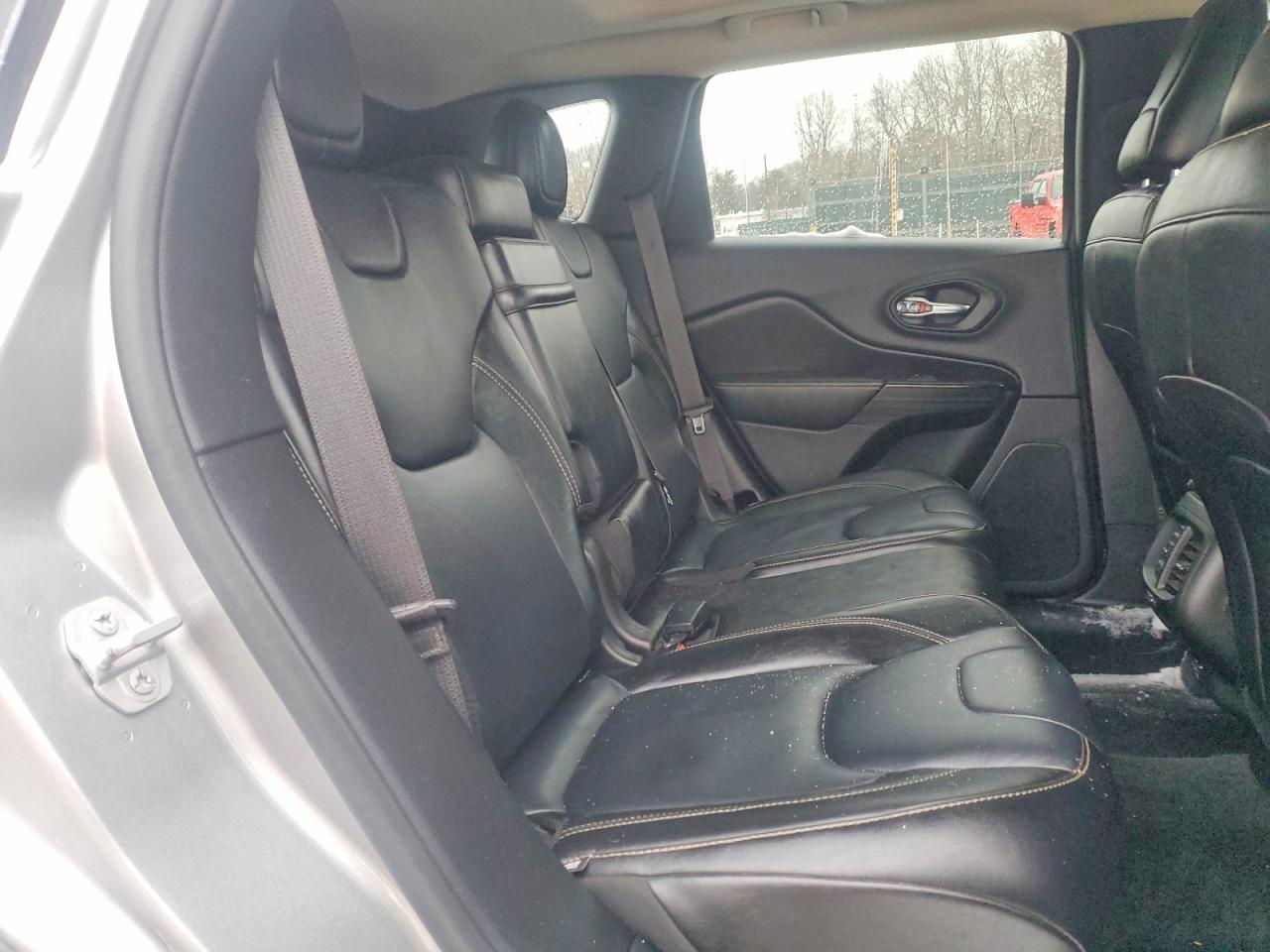 2015 Jeep Cherokee Limited Серебряный vin: 1C4PJMDS0FW512927