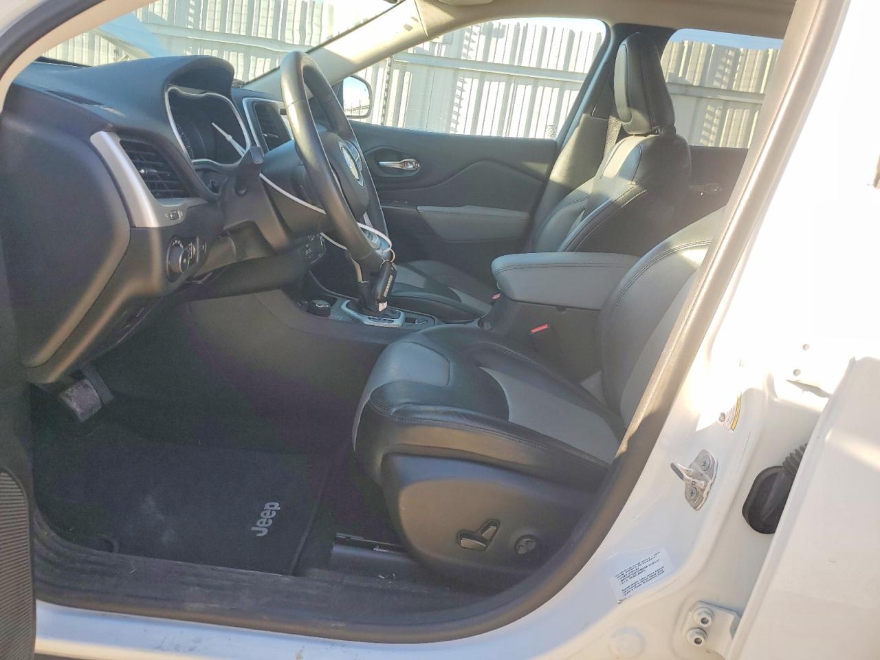 2014 Jeep Cherokee Limited White vin: 1C4PJMDS1EW236658
