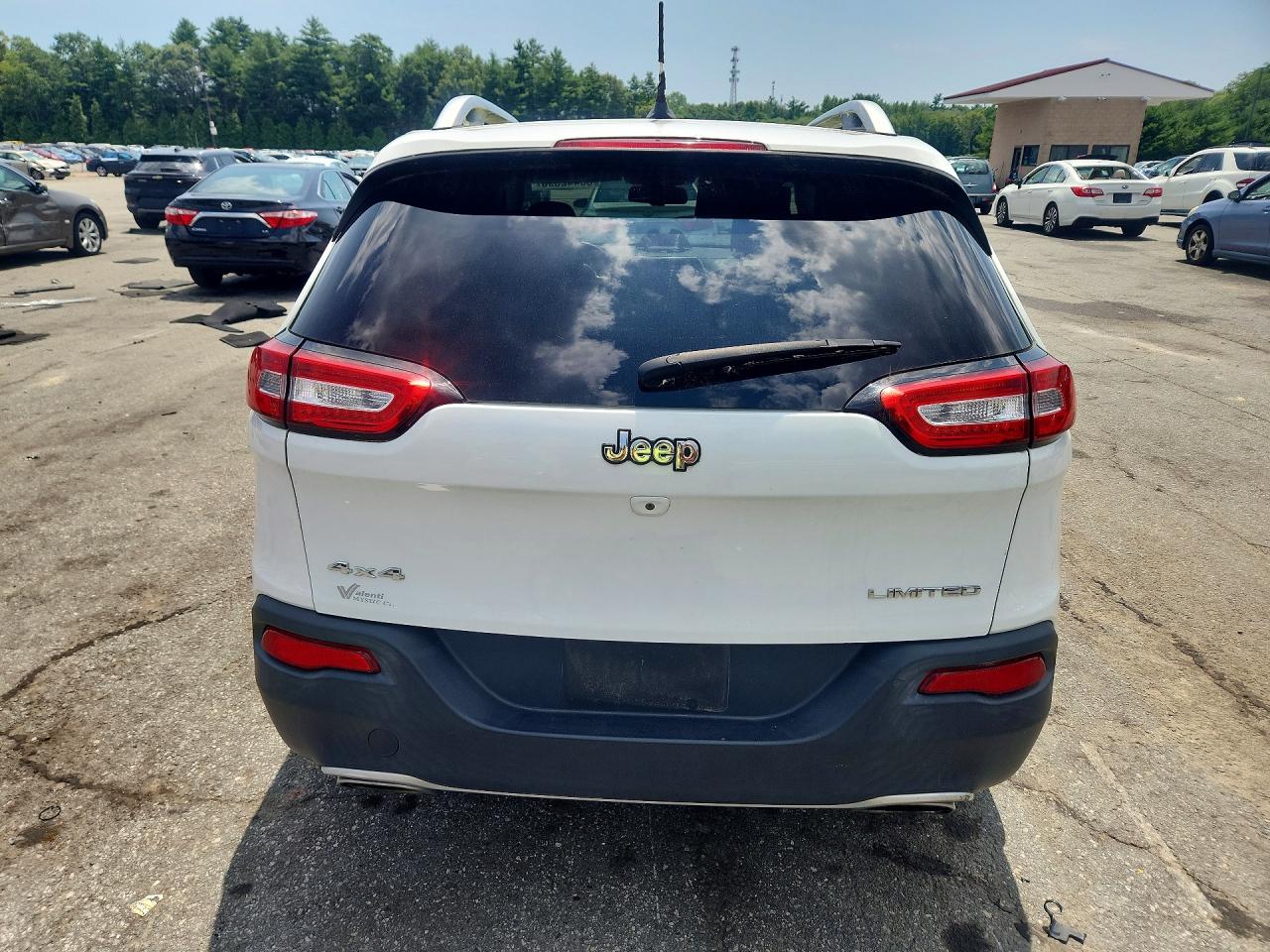 2015 Jeep Cherokee Limited White vin: 1C4PJMDS1FW646667